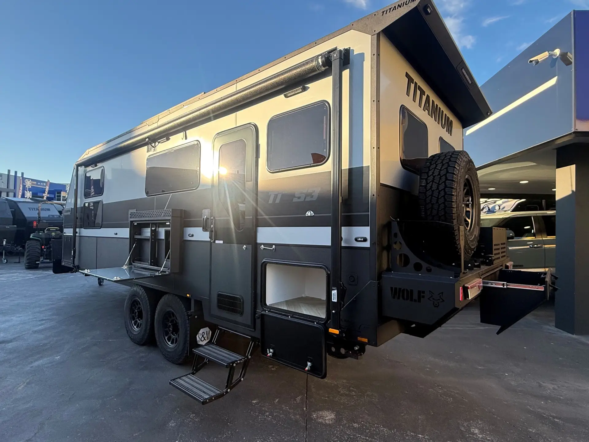 22Ft Rear Club Lounge