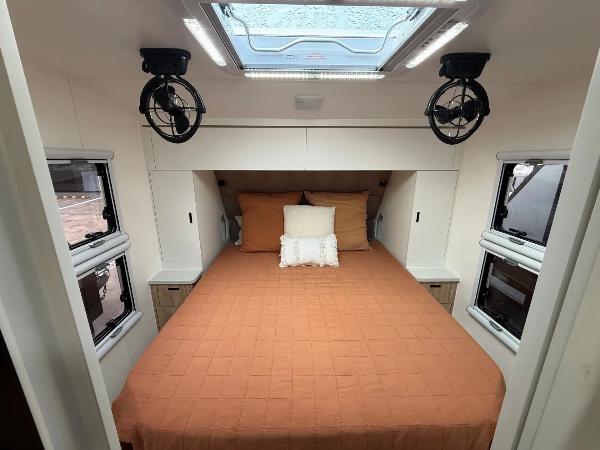 22Ft Rear Club Lounge