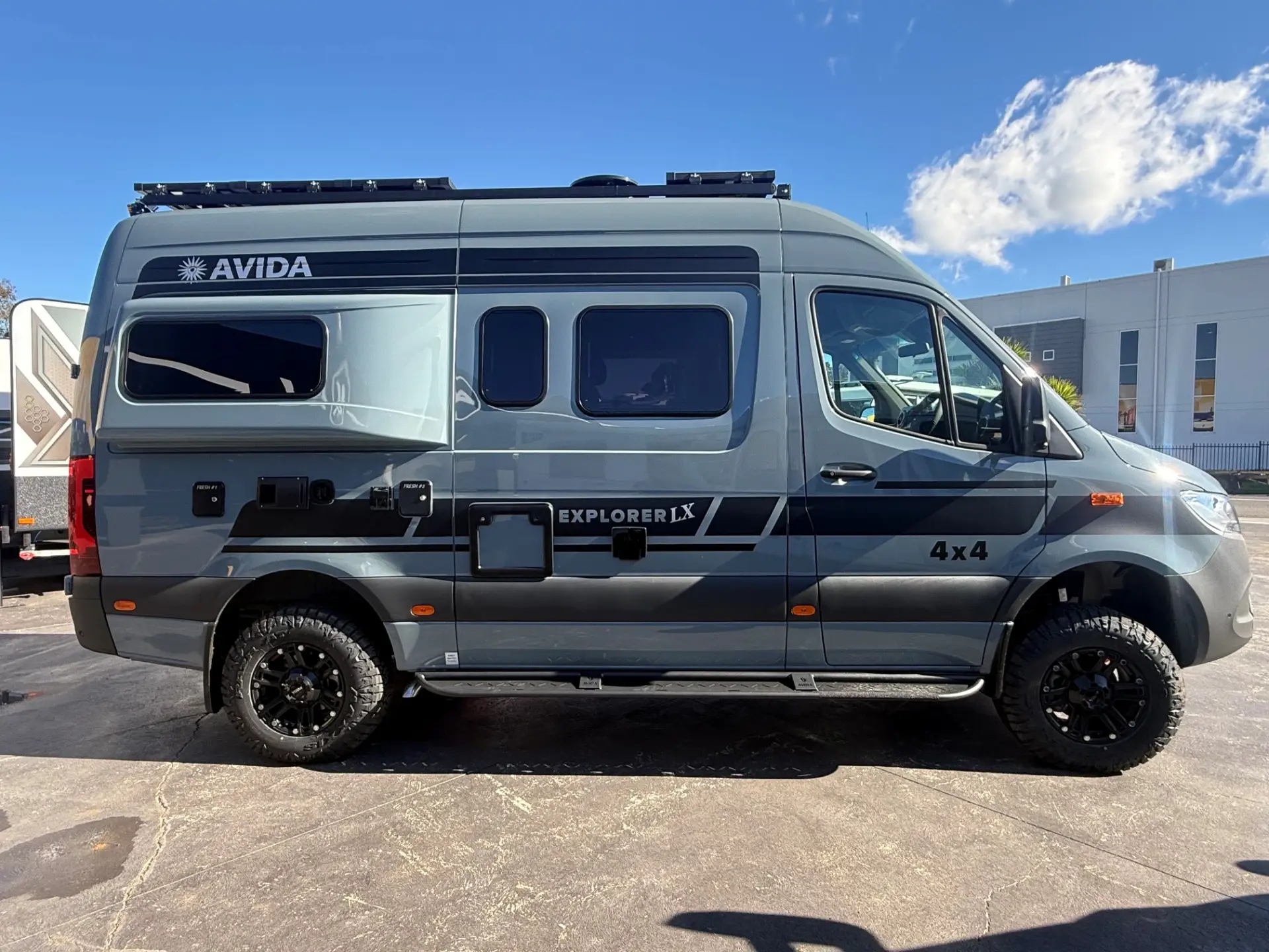Explorer LX 4x4 V 5912