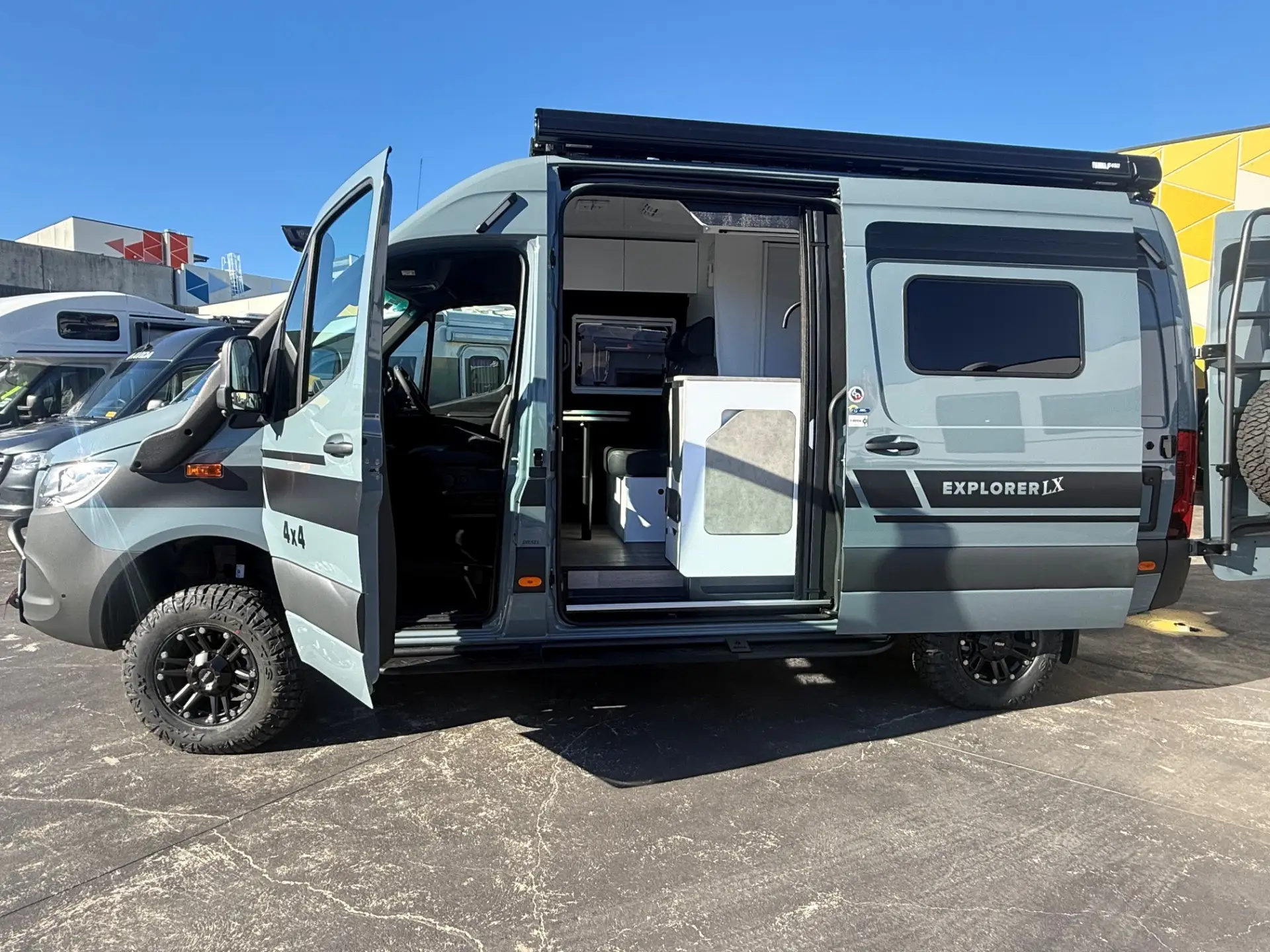 Explorer LX 4x4 V 5912