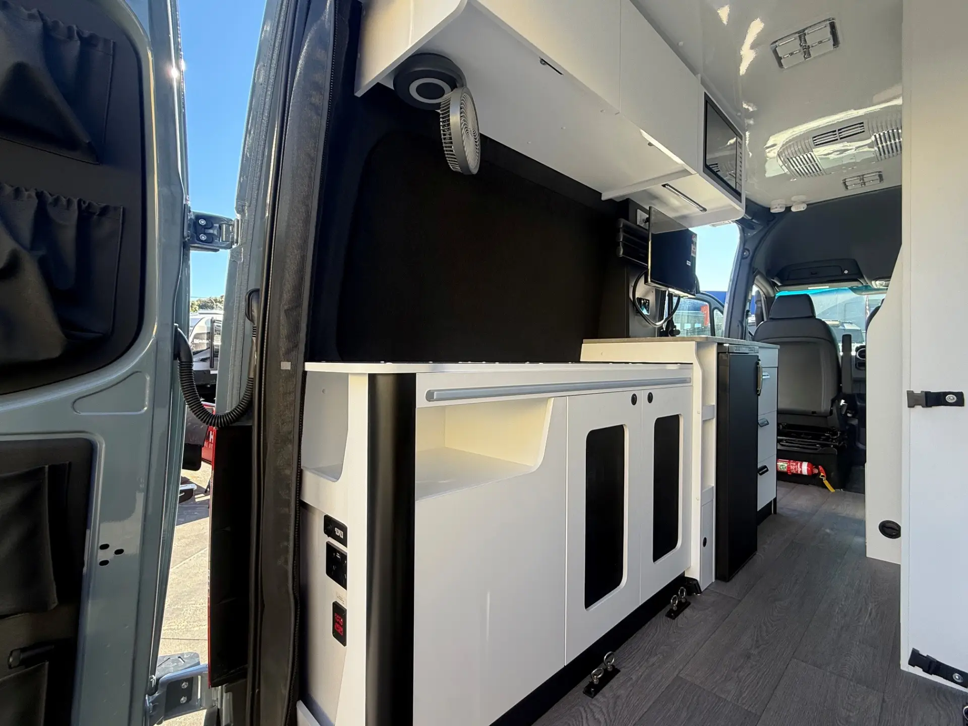 Explorer LX 4x4 V 5912