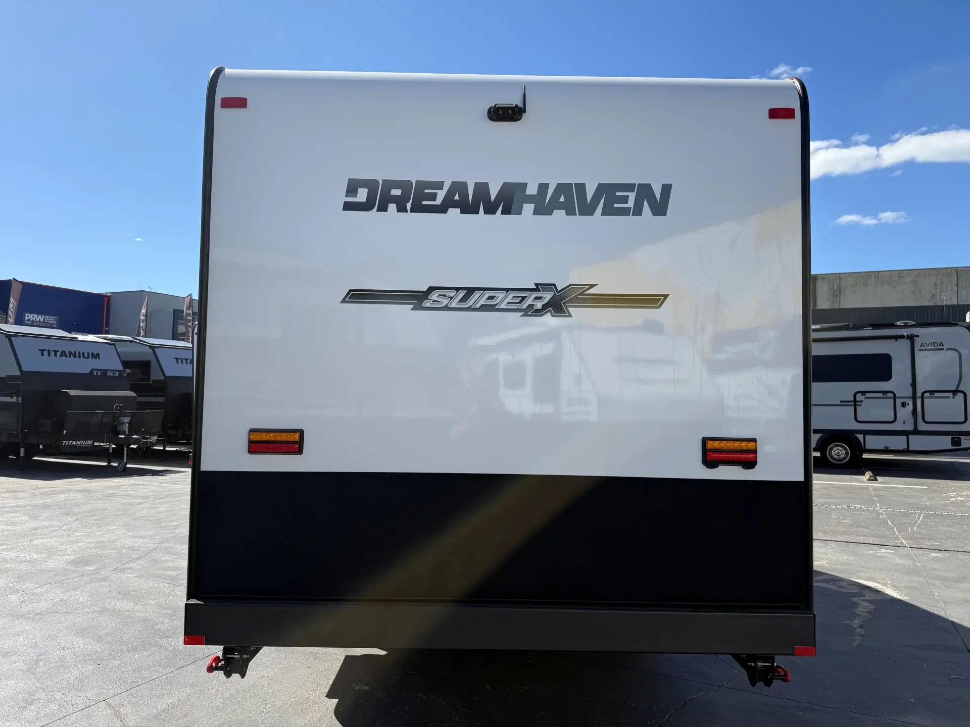 18 Series SuperX Caravan Image