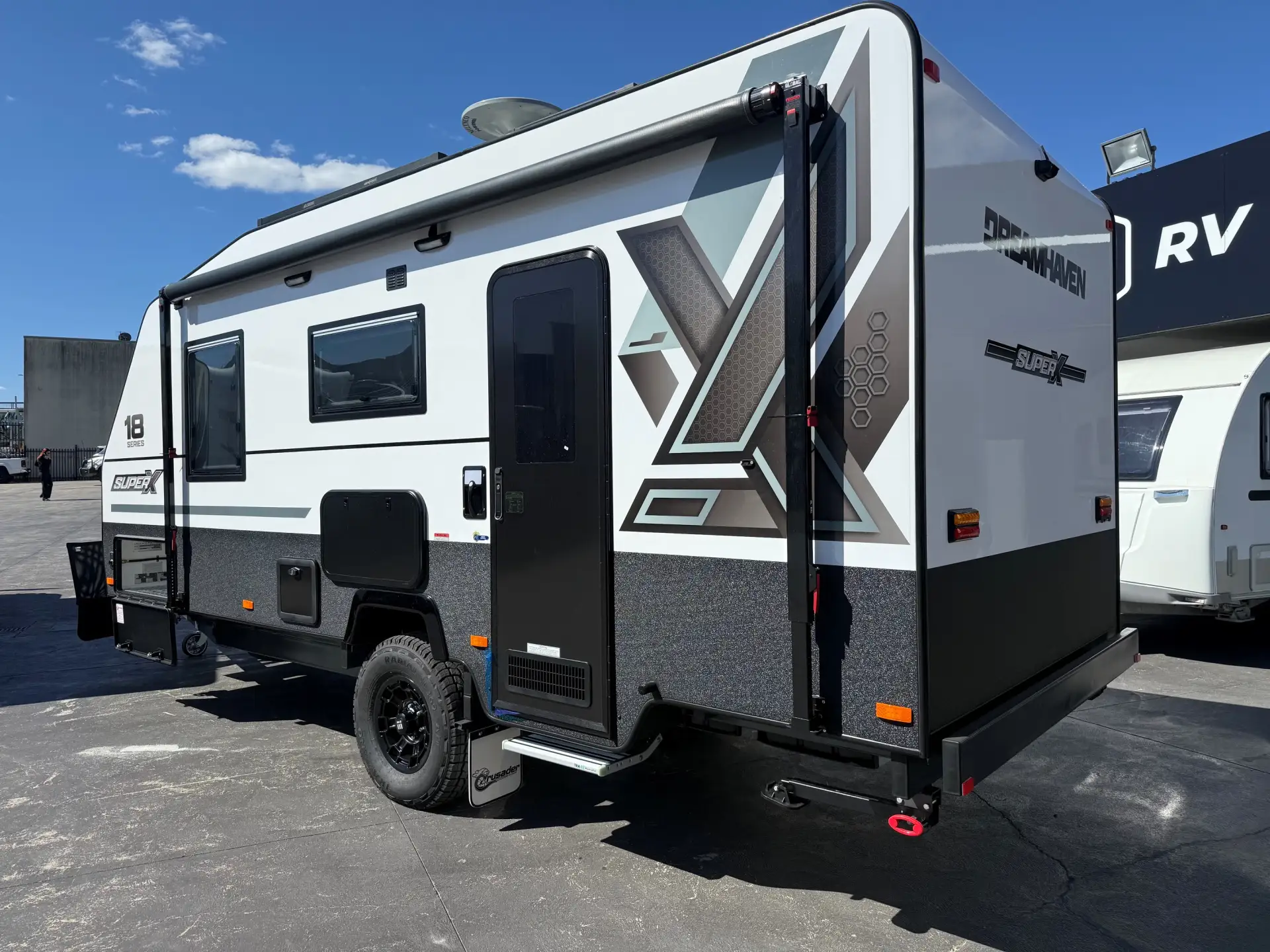 18 Series SuperX Caravan Image