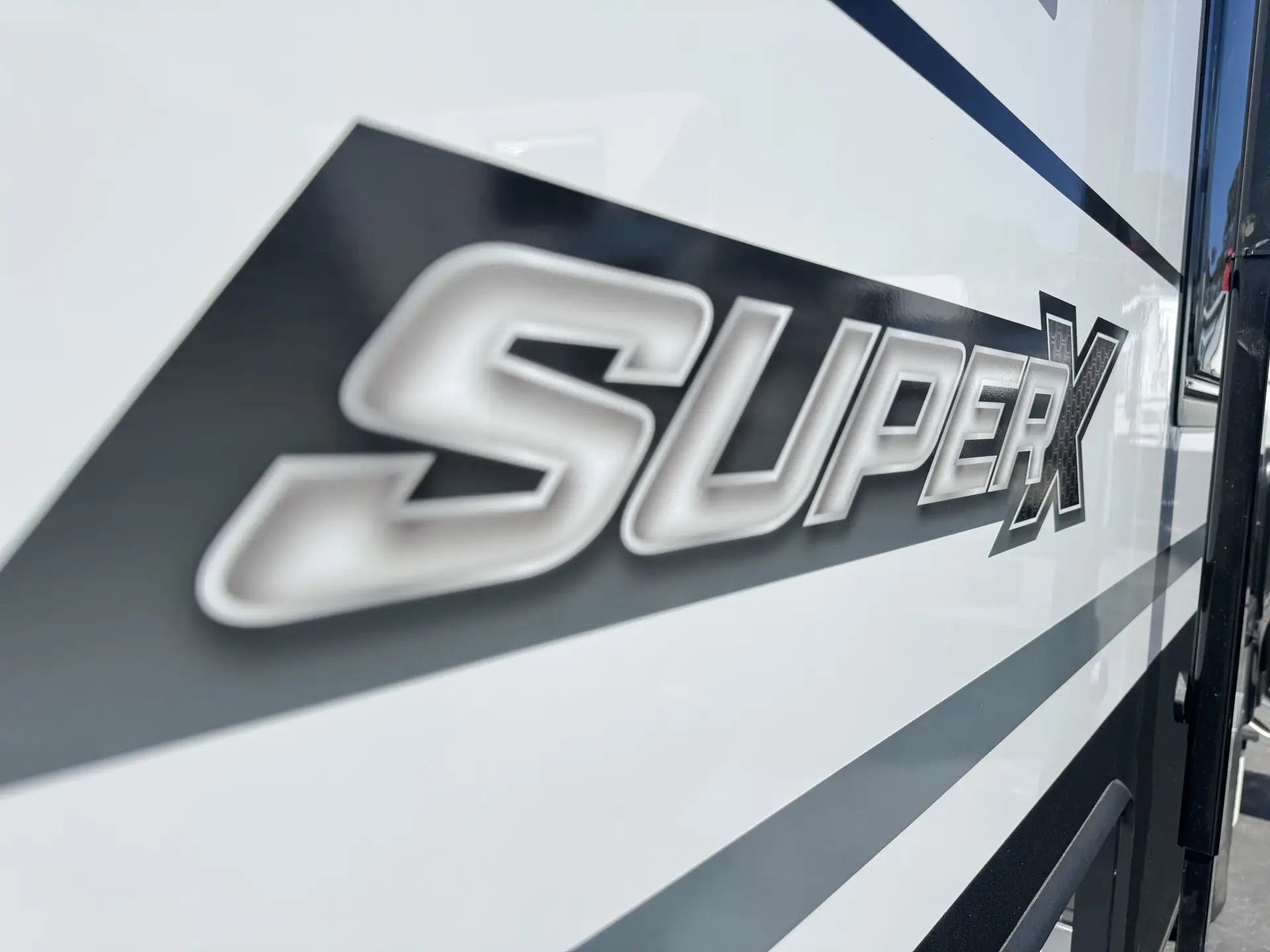 18 Series SuperX Caravan Image