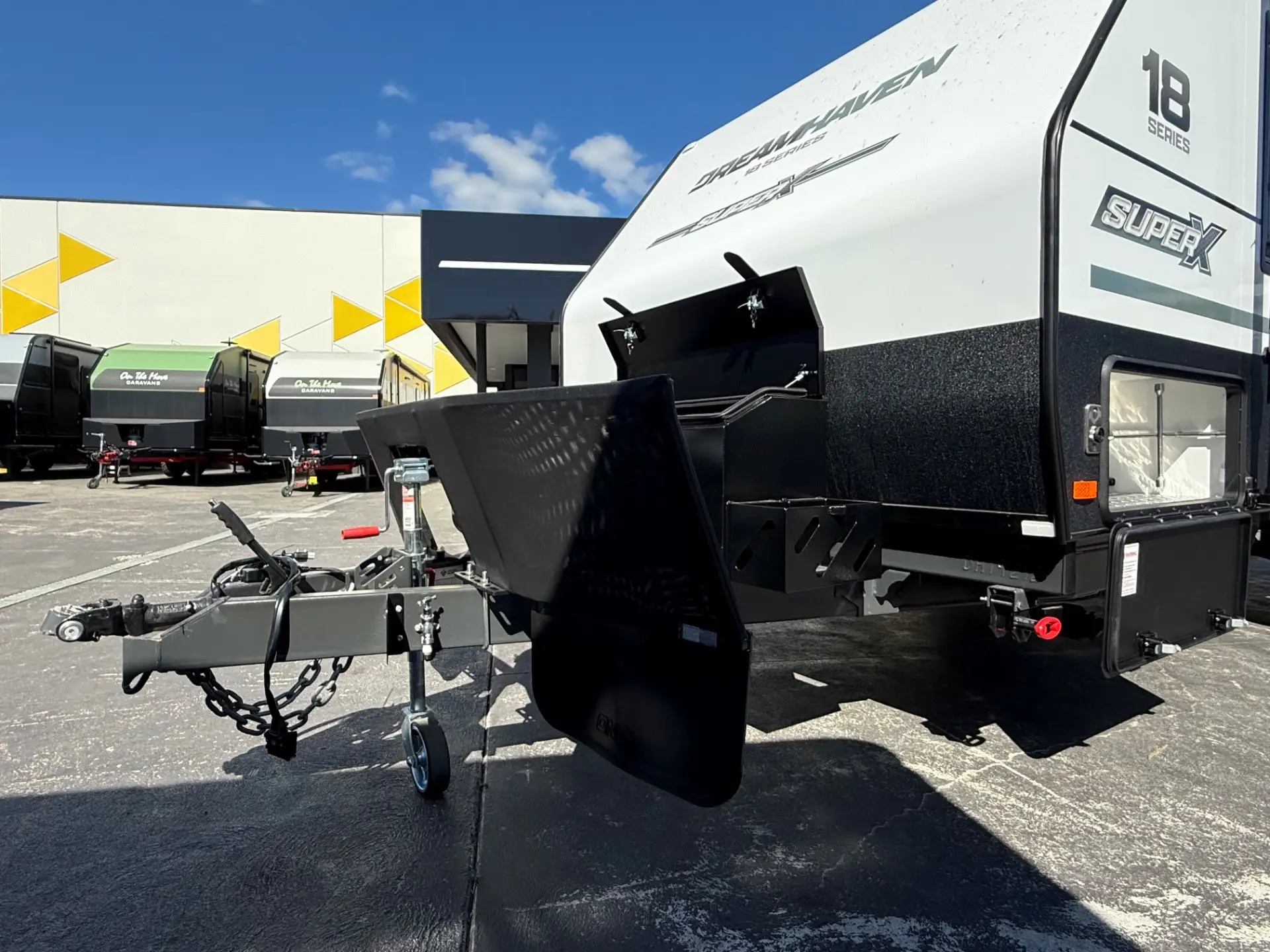 18 Series SuperX Caravan Image