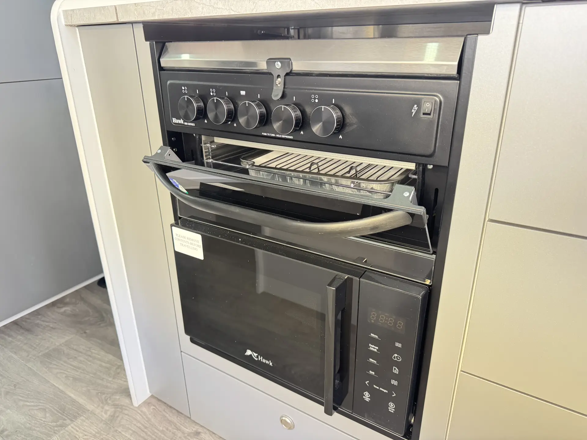 18 Series SuperX Caravan Image
