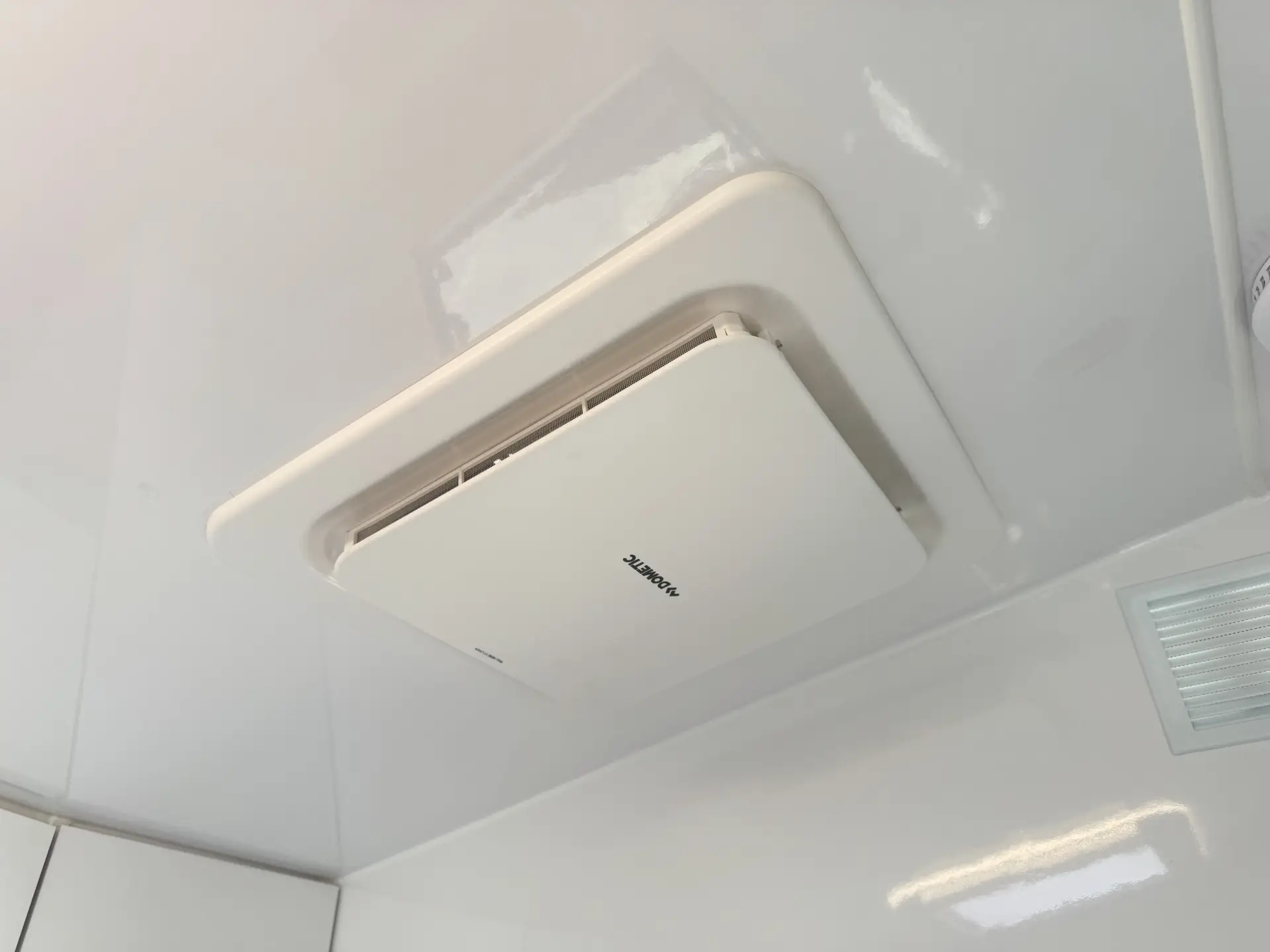18 Series SuperX Caravan Image