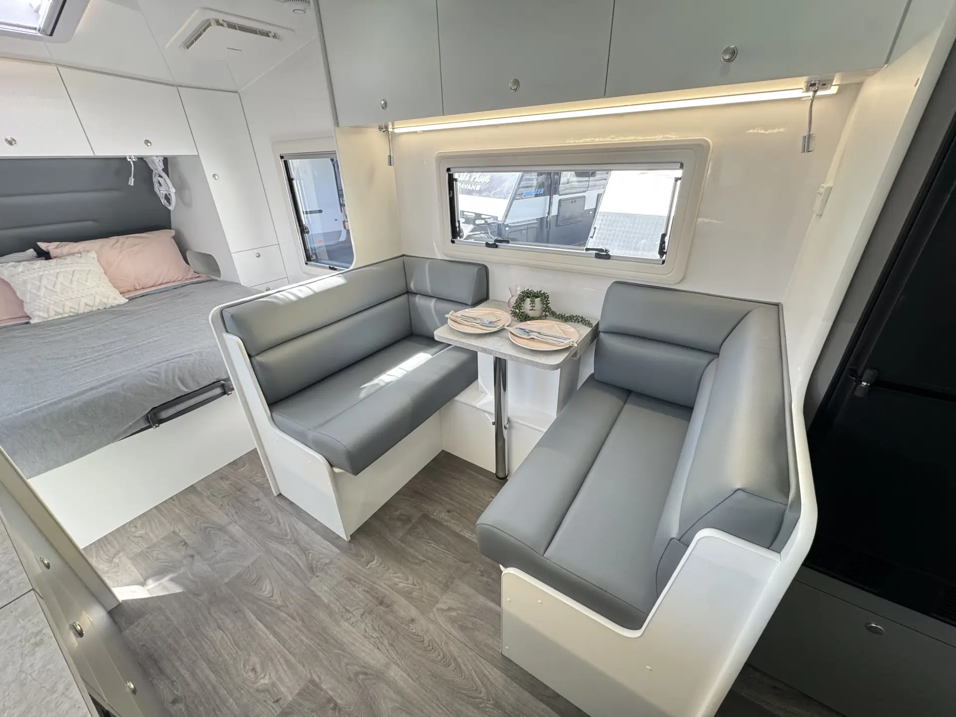 18 Series SuperX Caravan Image