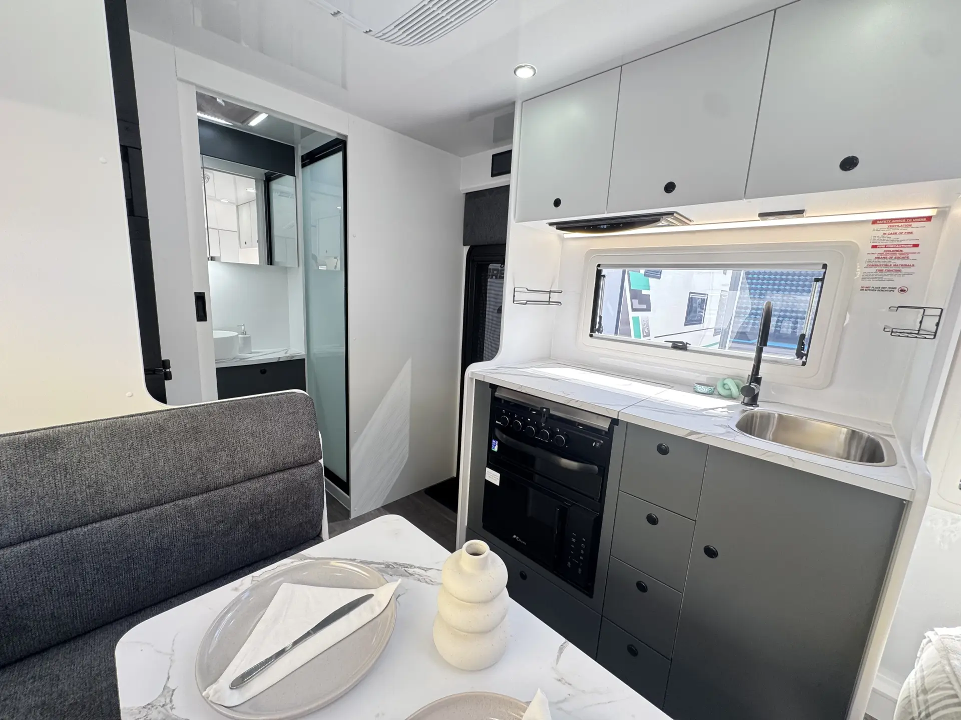 15 Series SuperX Caravan Image