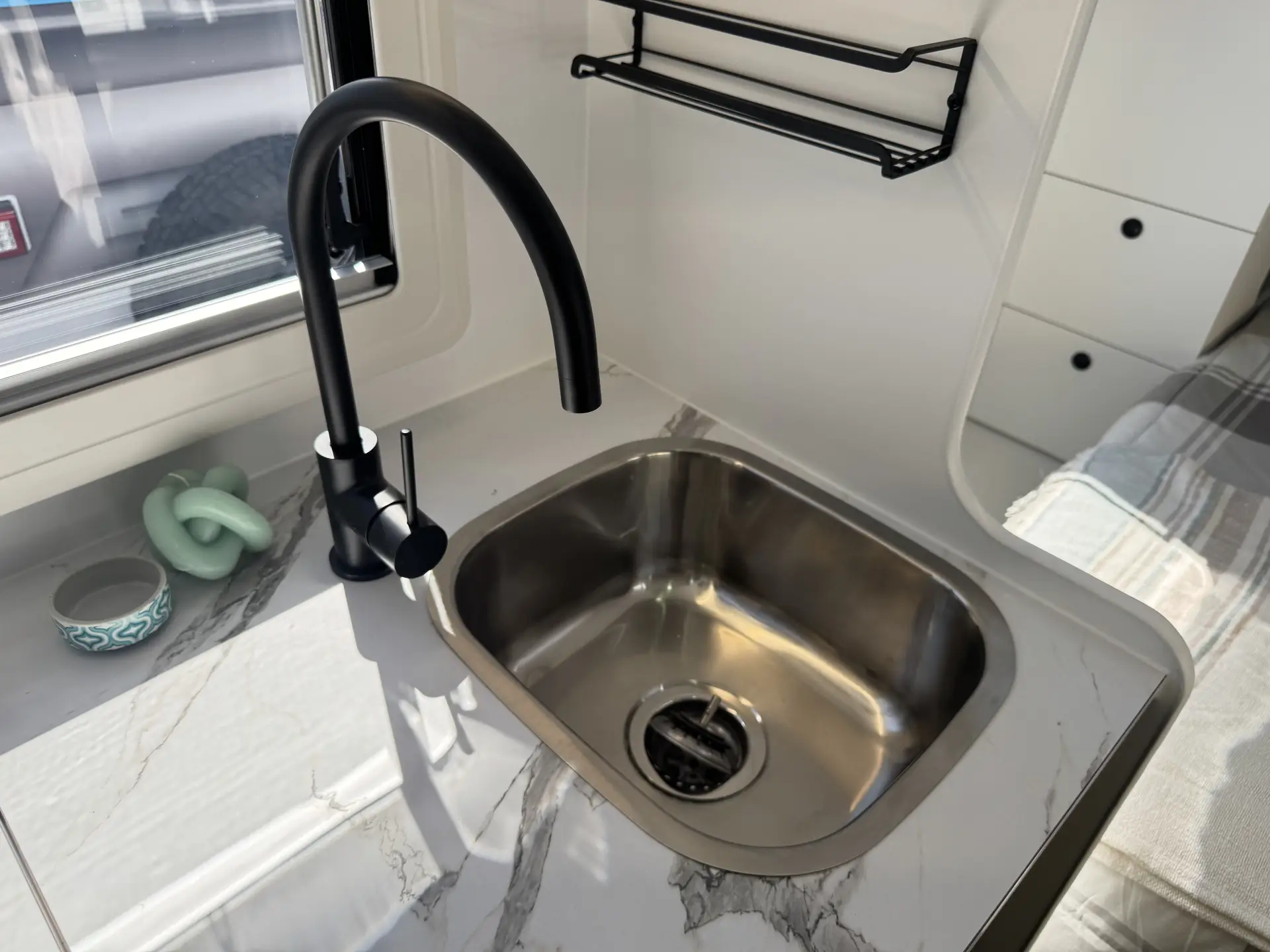 15 Series SuperX Caravan Image