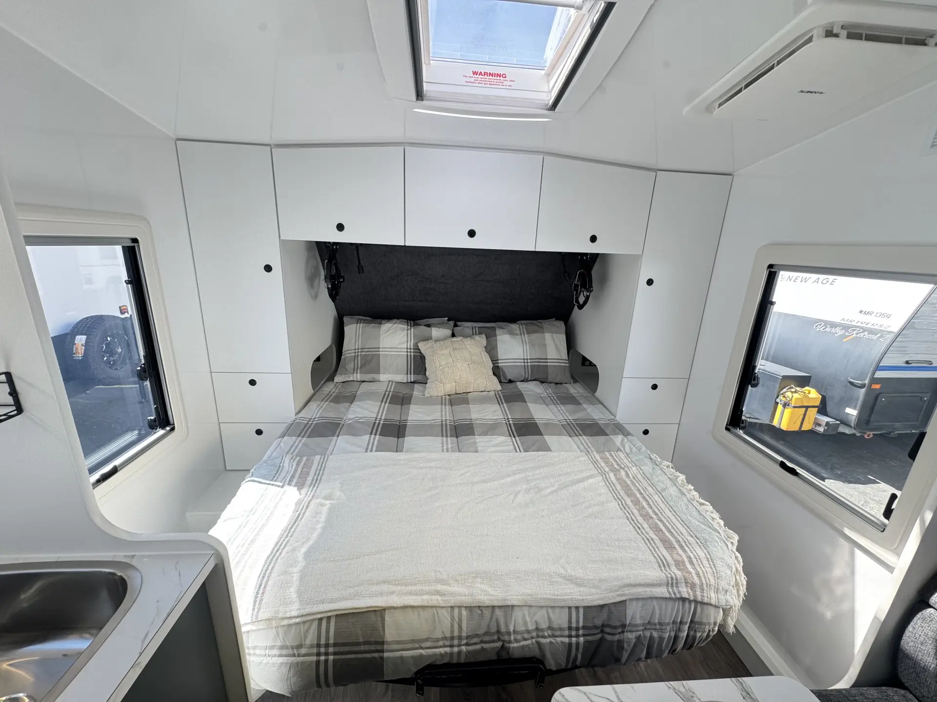 15 Series SuperX Caravan Image