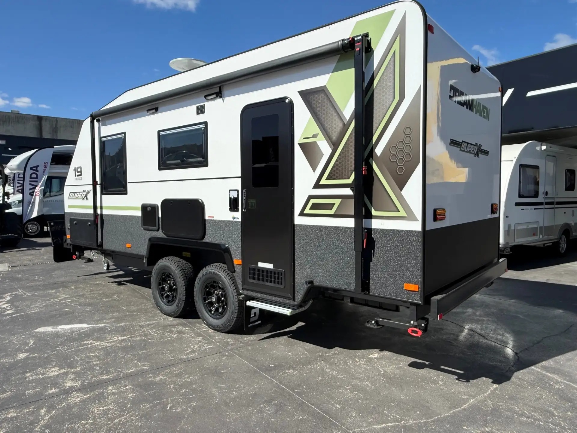 19 Series SuperX Caravan Image