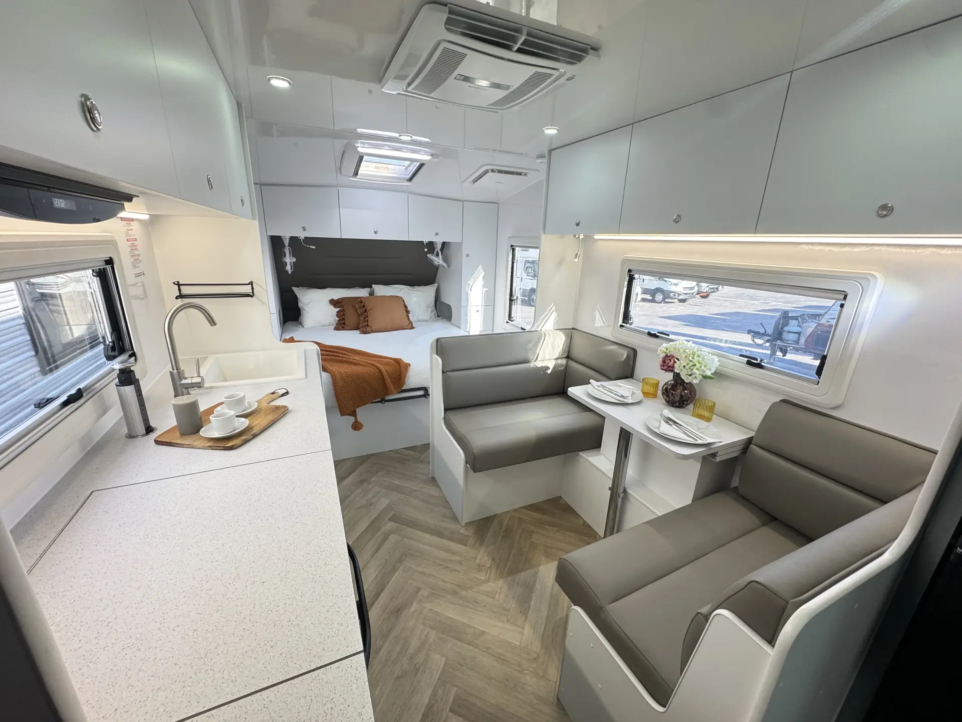 19 Series SuperX Caravan Image