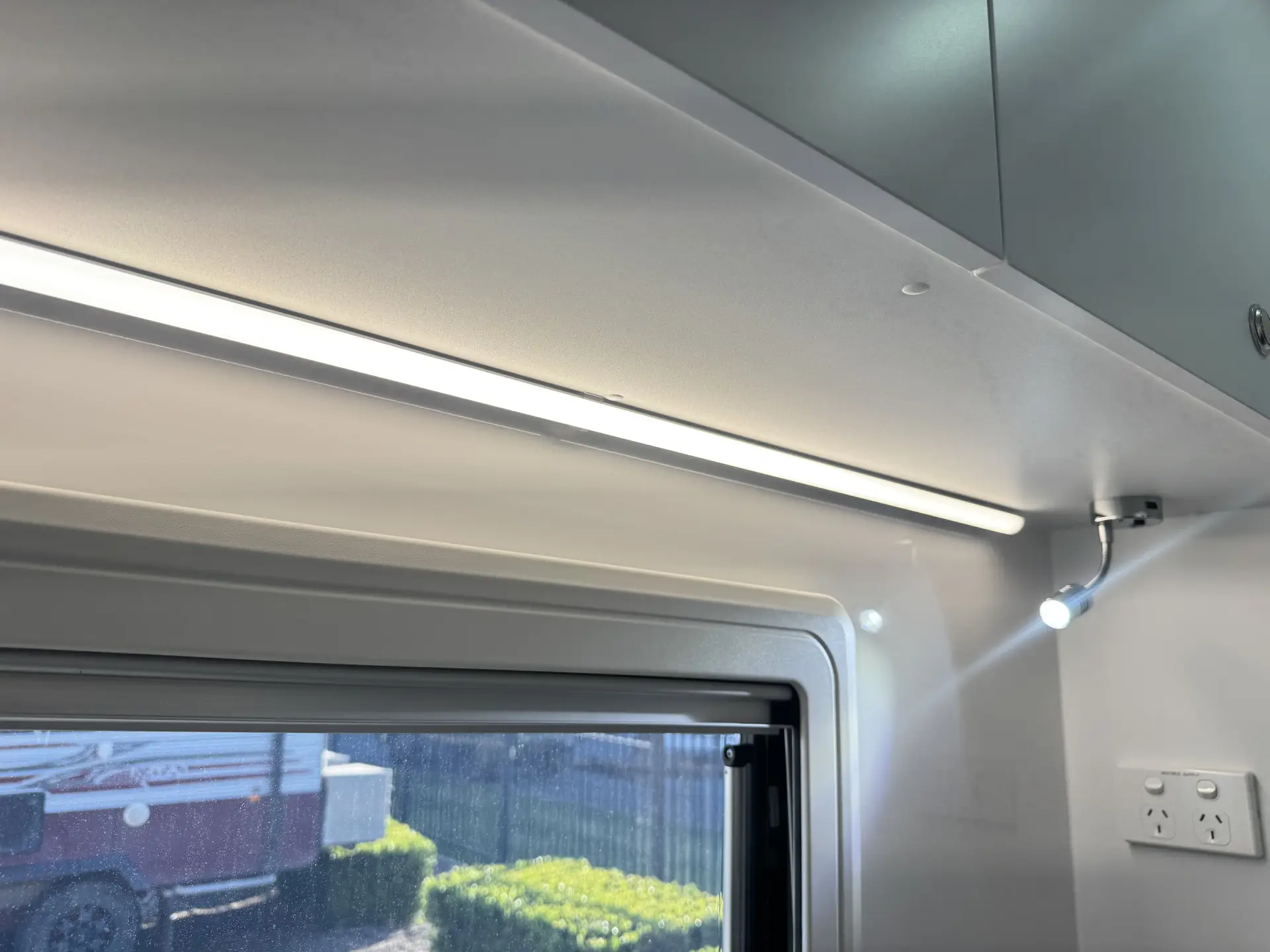 19 Series SuperX Caravan Image