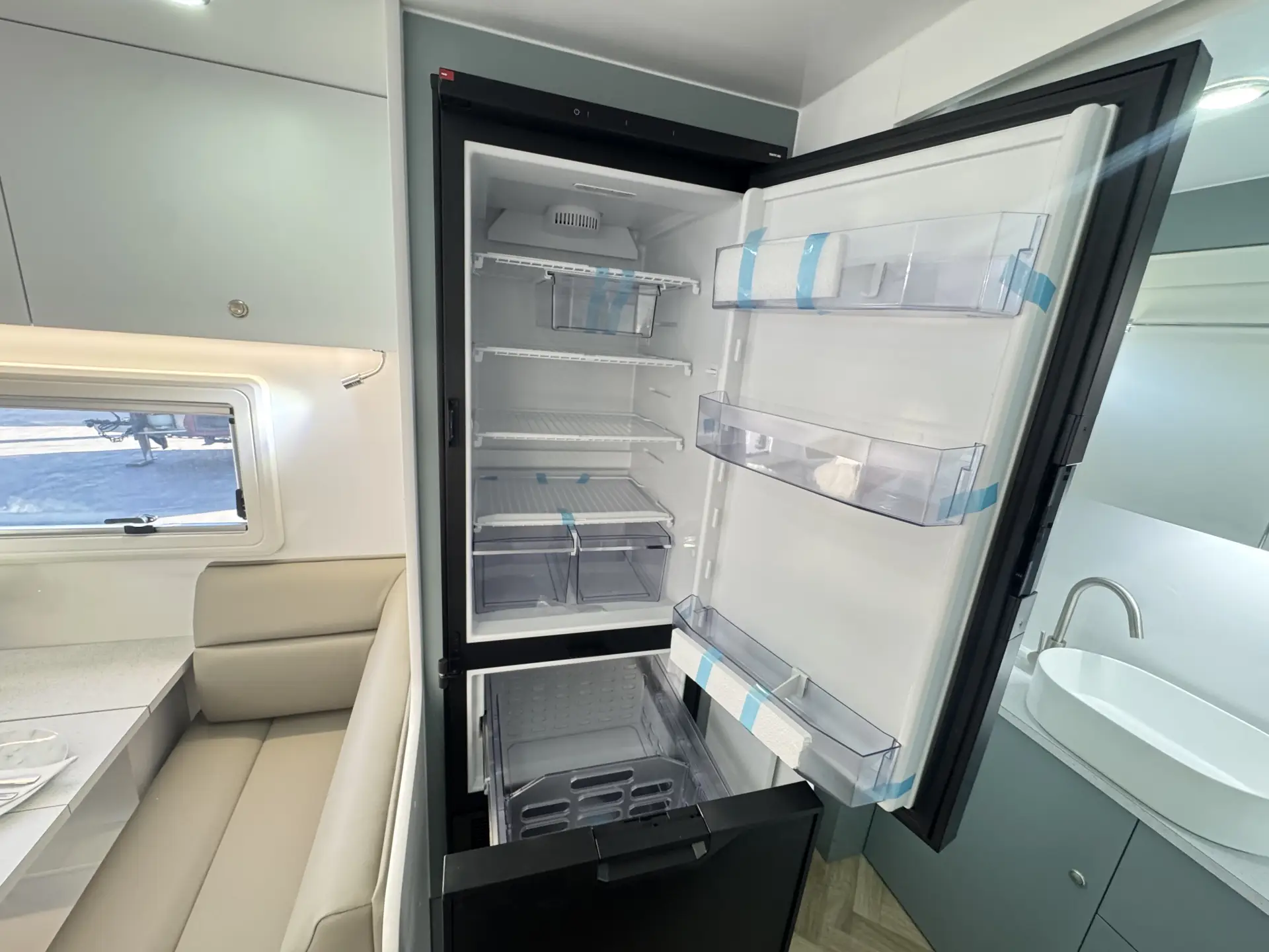 19 Series SuperX Caravan Image