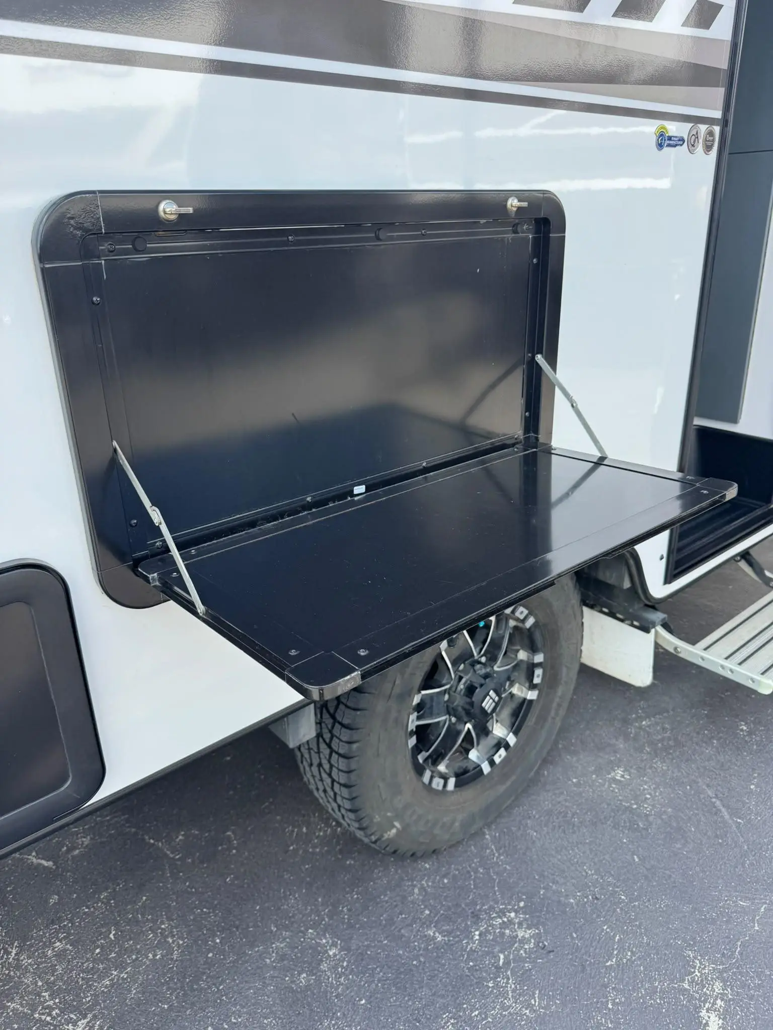 Exterior Slider Image