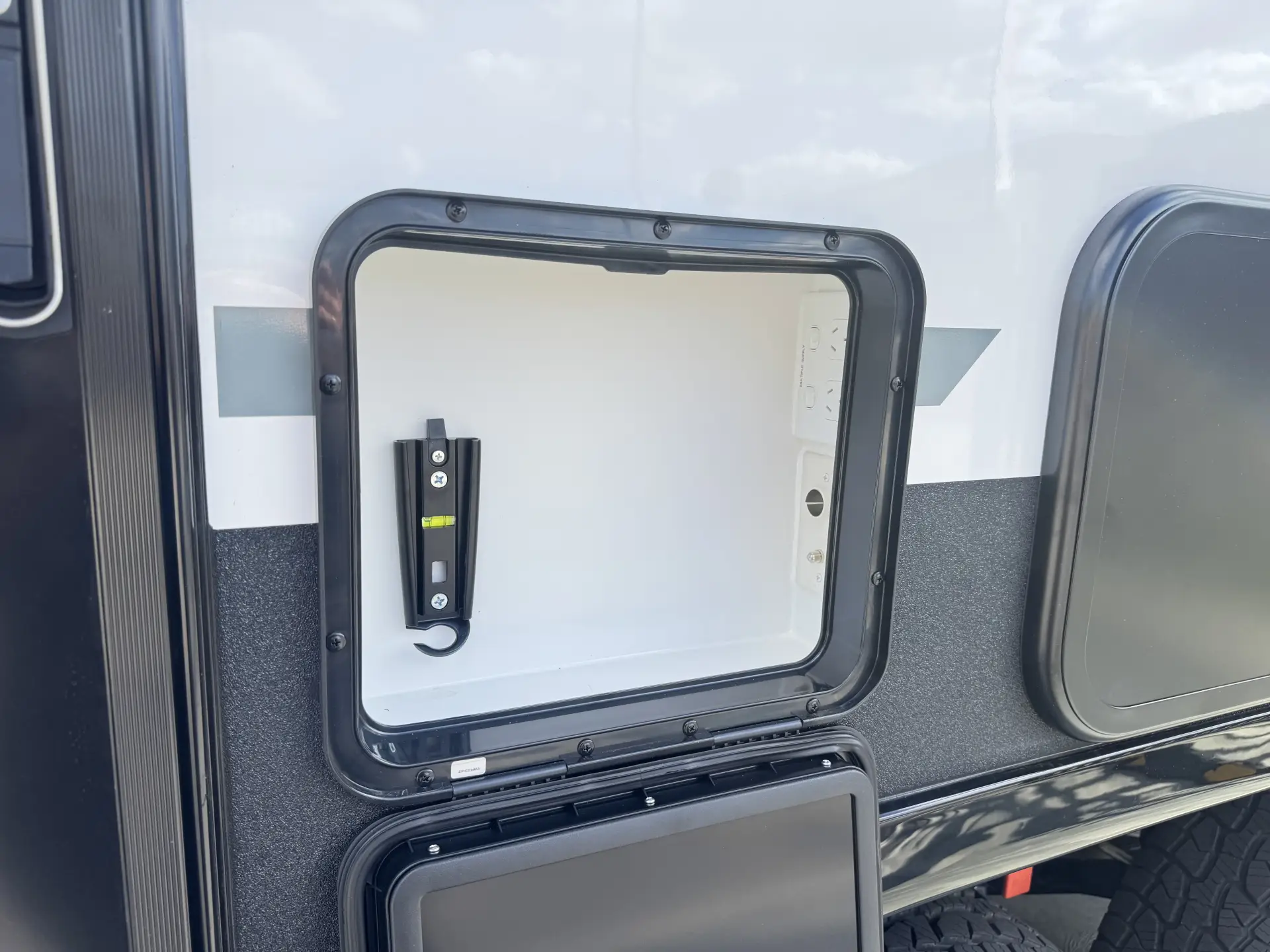 21 Series Family SuperX Caravan Image
