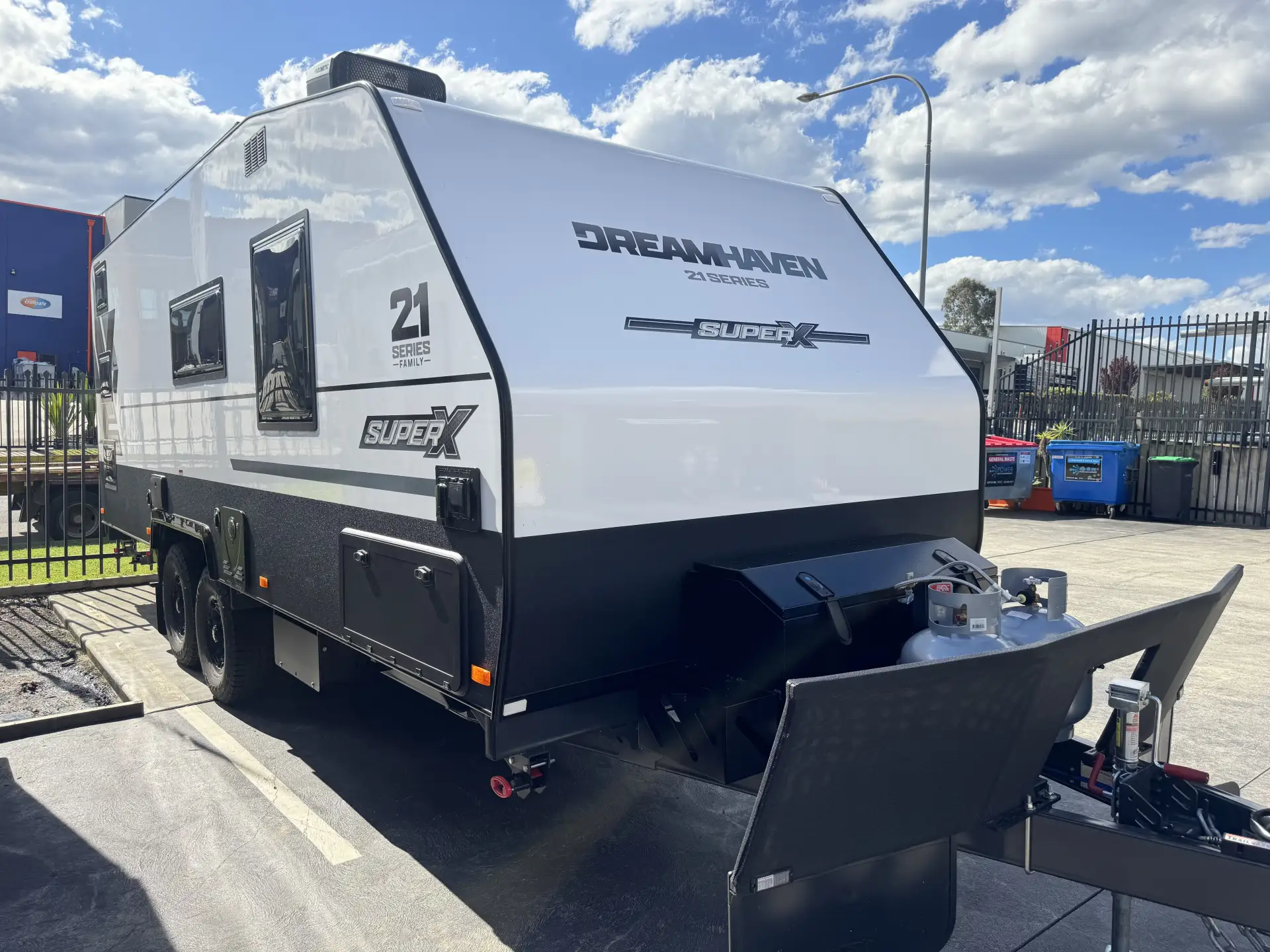21 Series Family SuperX Caravan Image