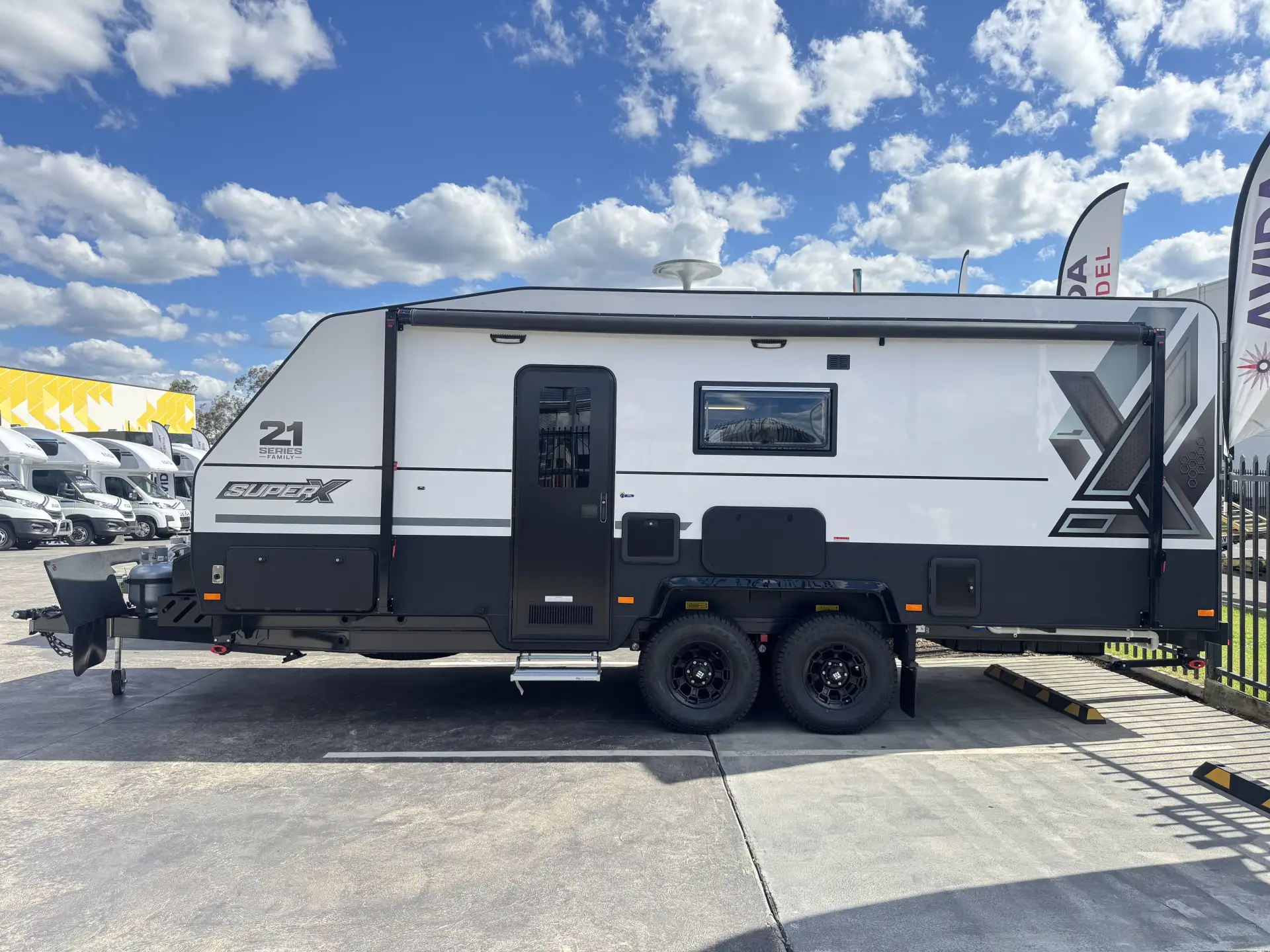 21 Series Family SuperX Caravan Image