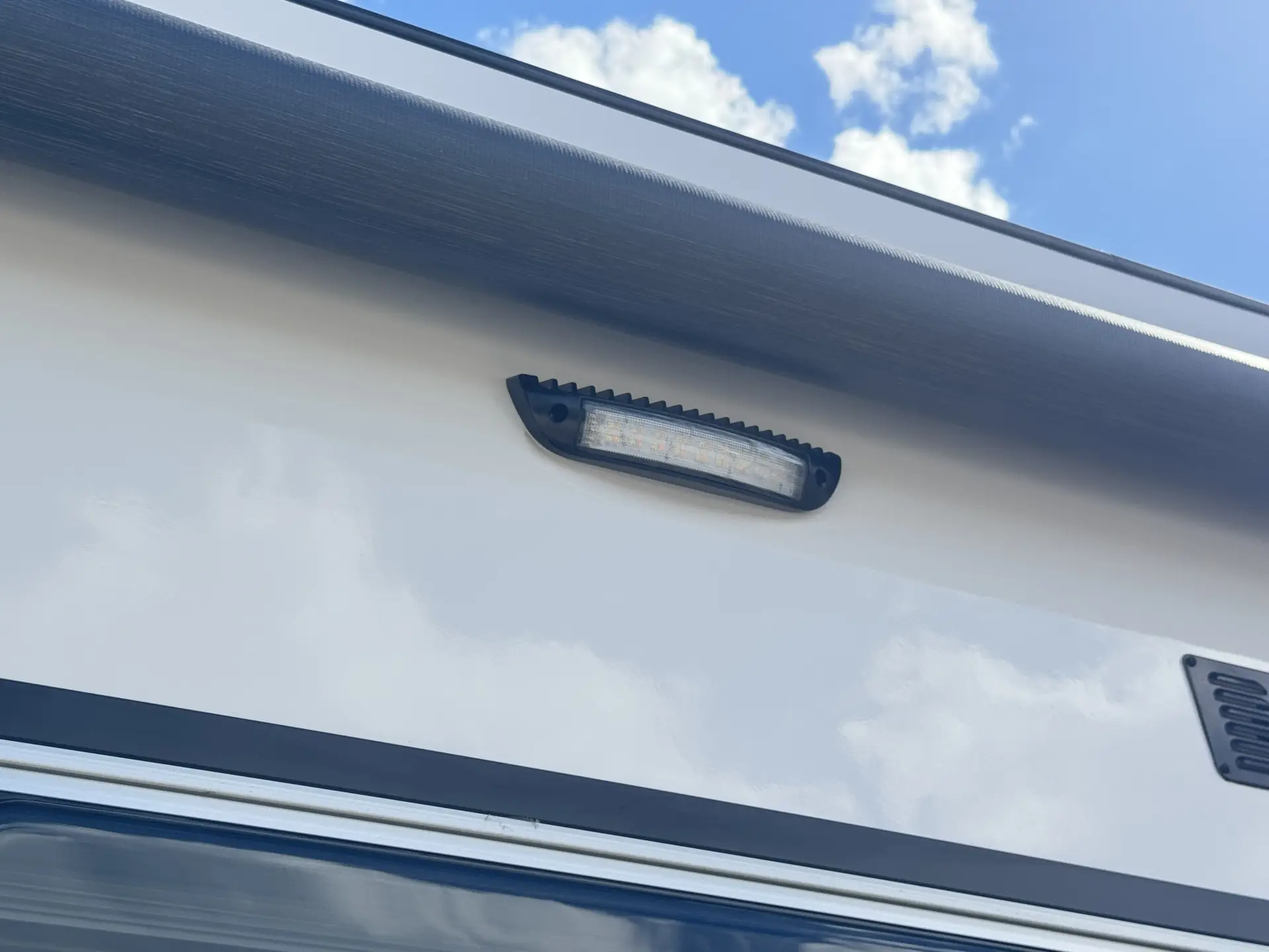 21 Series Family SuperX Caravan Image