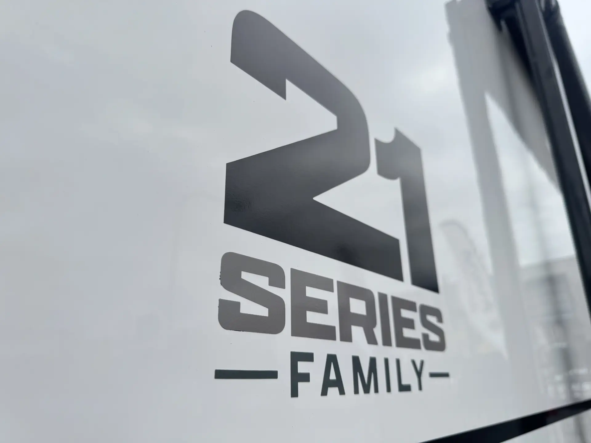 21 Series Family SuperX Caravan Image