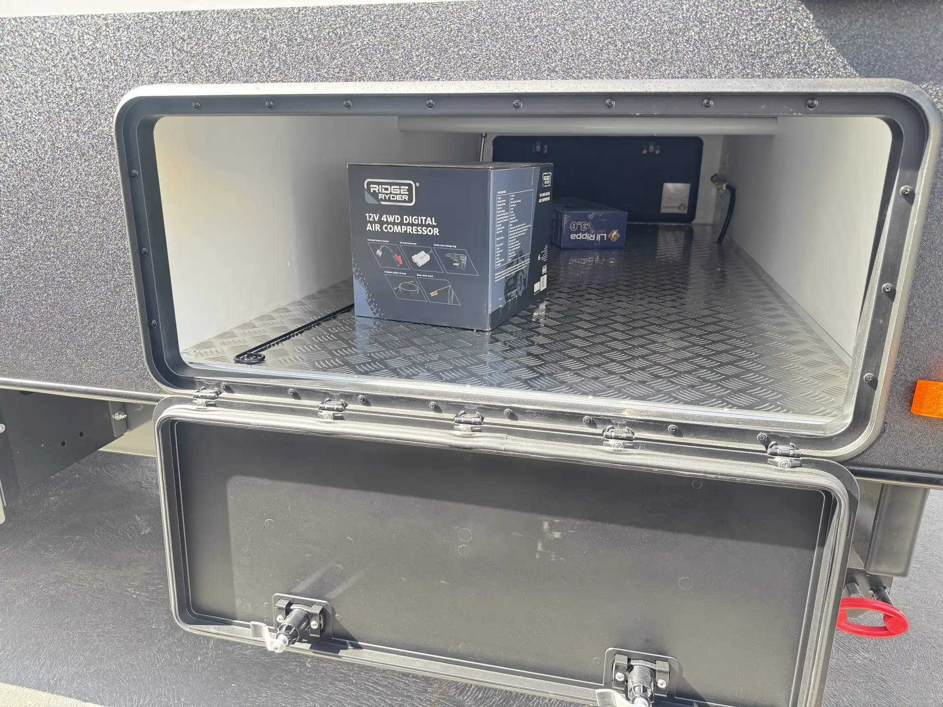 21 Series Family SuperX Caravan Image