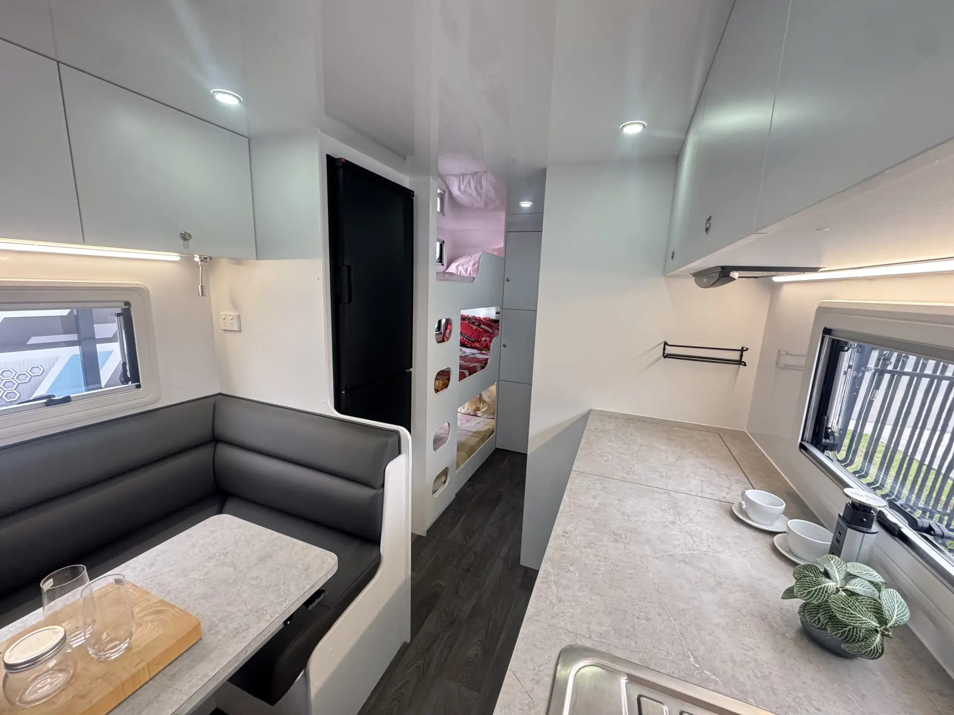 21 Series Family SuperX Caravan Image