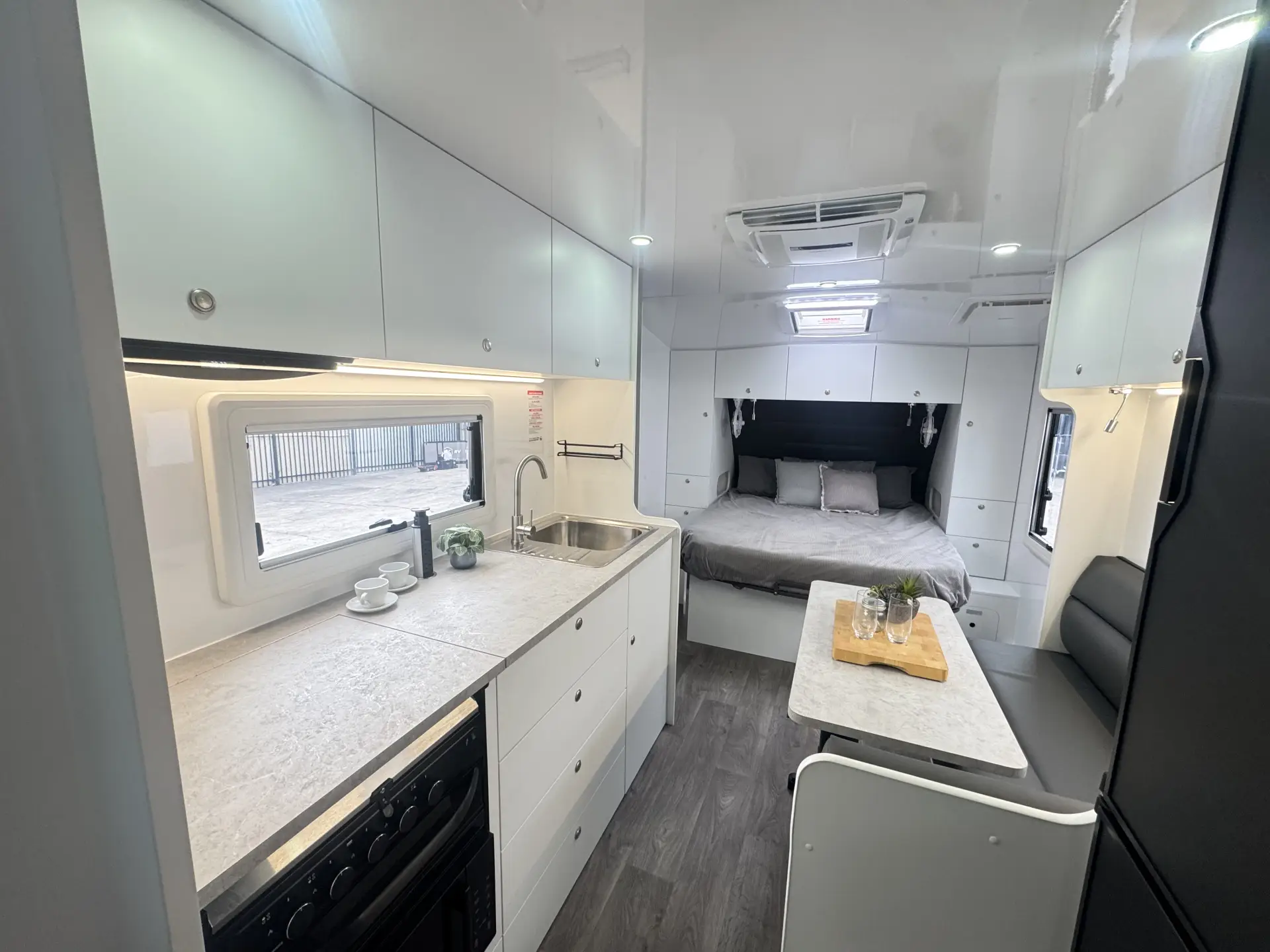 21 Series Family SuperX Caravan Image