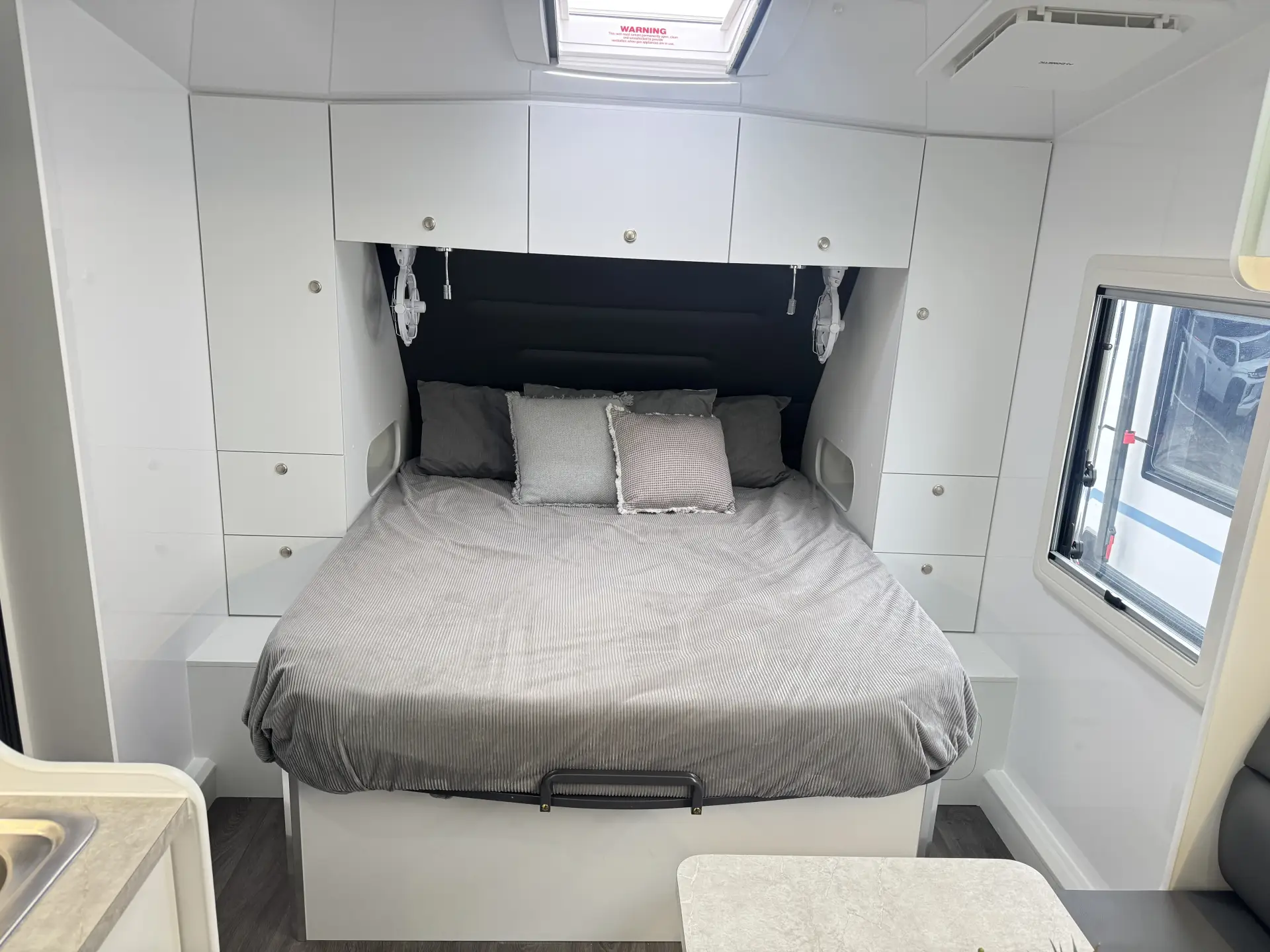 21 Series Family SuperX Caravan Image