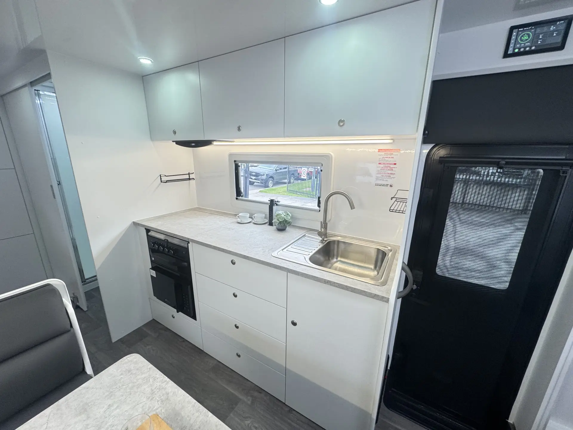 21 Series Family SuperX Caravan Image