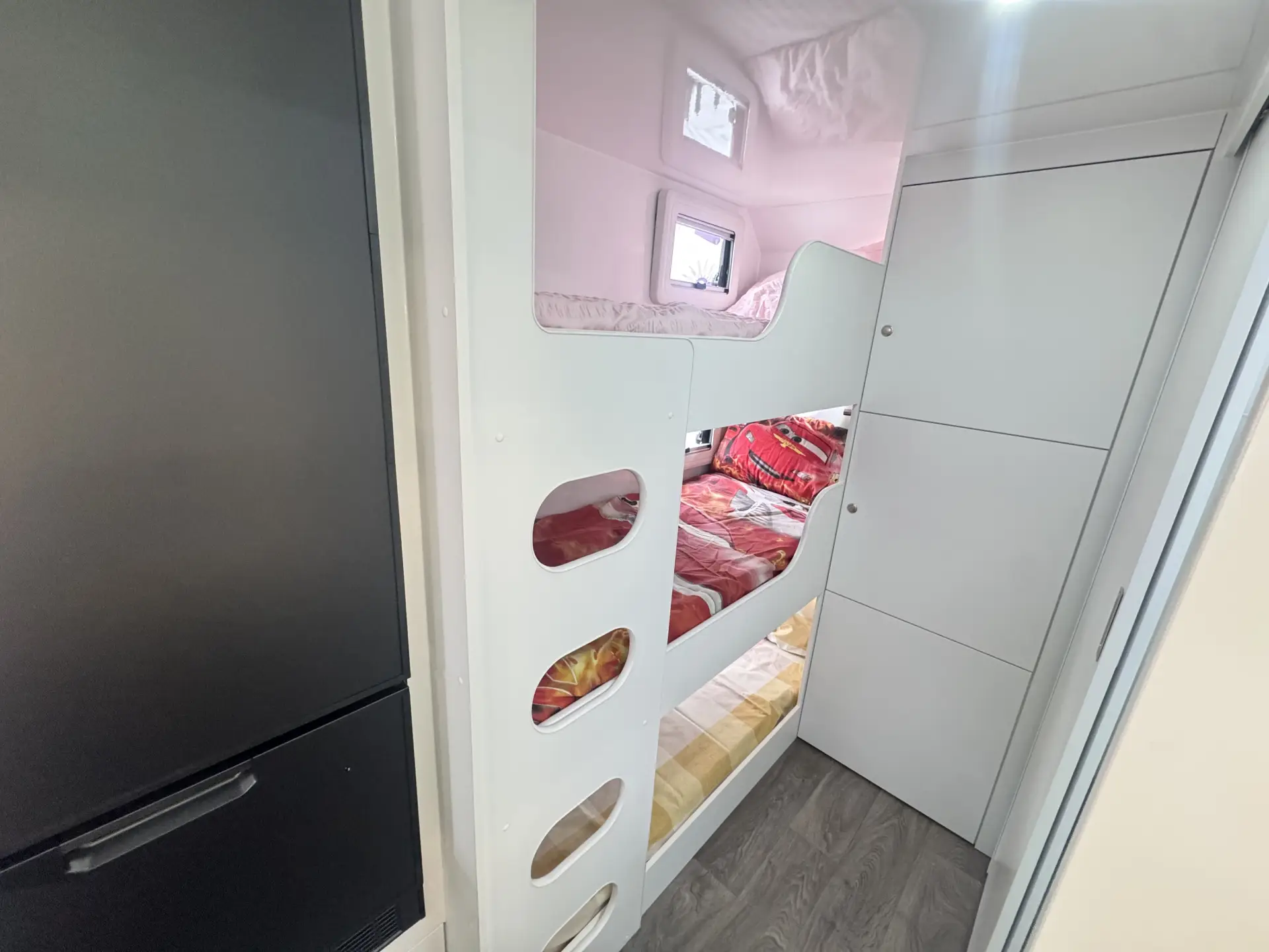 21 Series Family SuperX Caravan Image