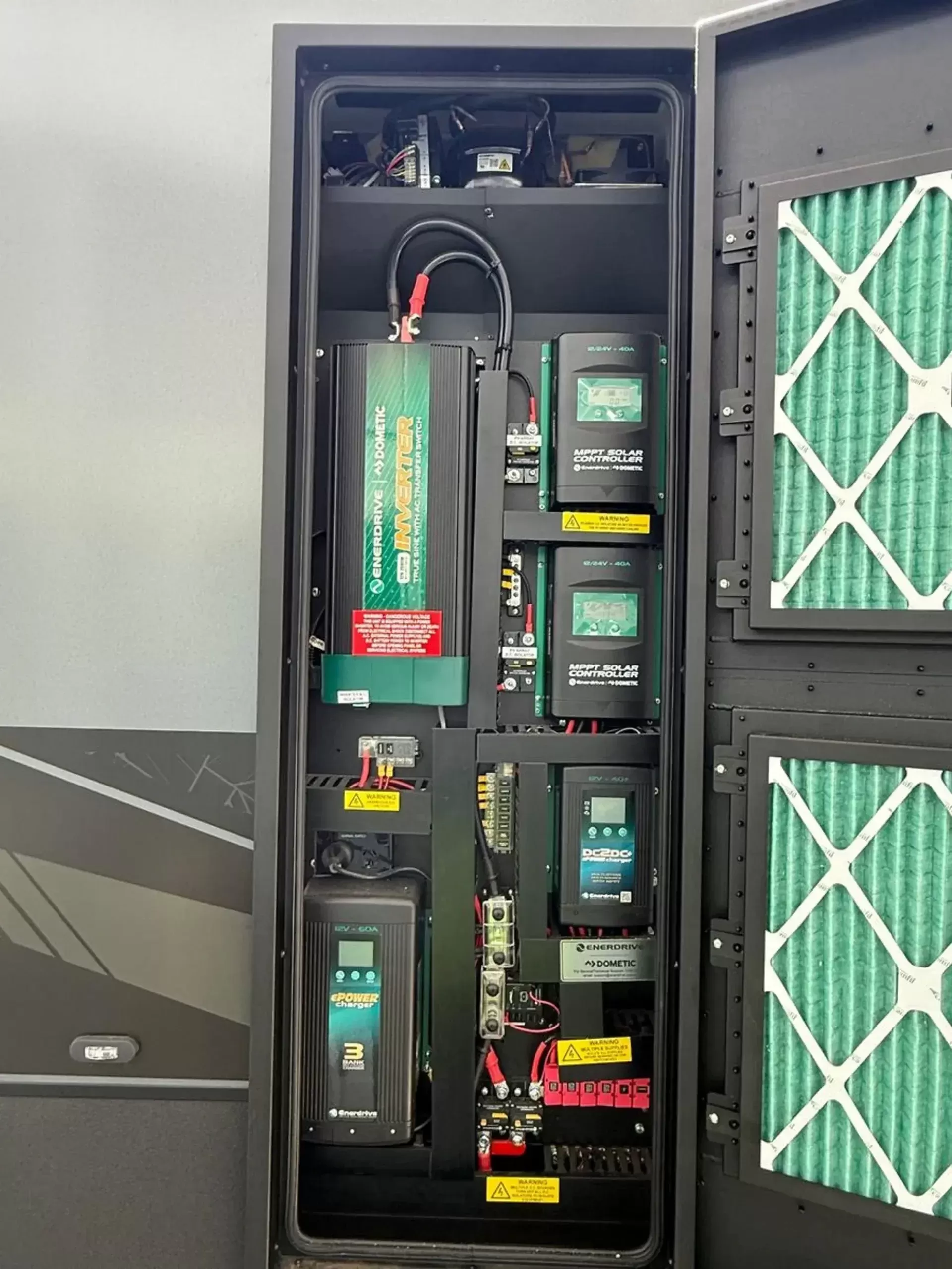 20'6 King Bed S4 Double Bunk Off Road Caravan