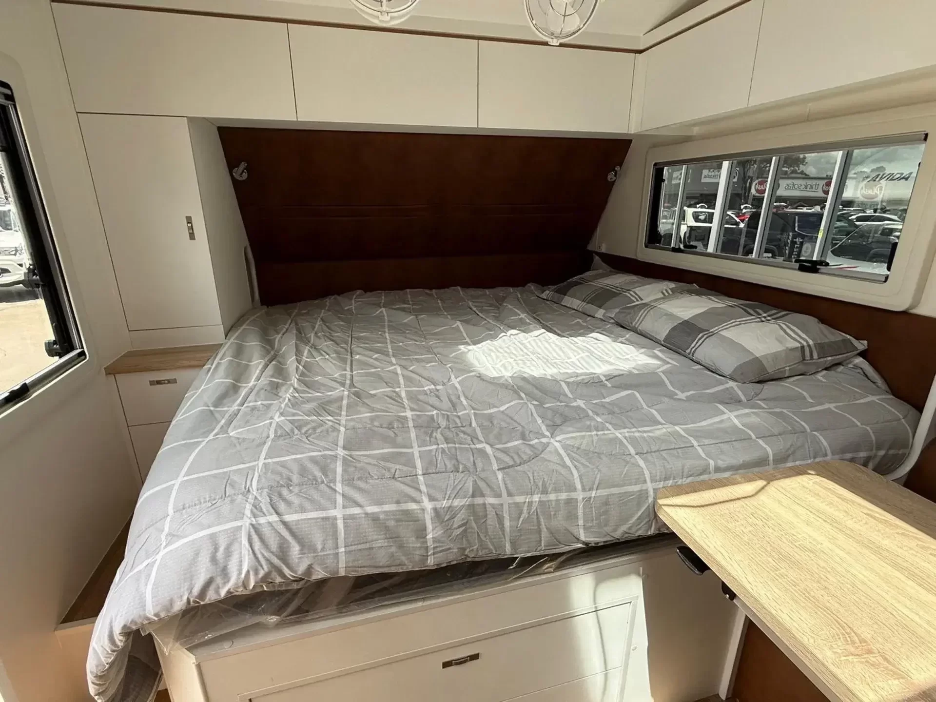 20'6 King Bed S4 Double Bunk Off Road Caravan