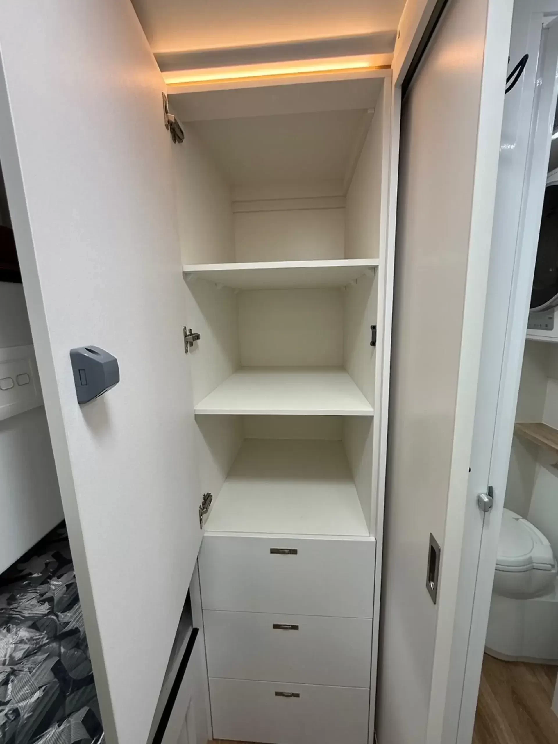 20'6 King Bed S4 Double Bunk Off Road Caravan