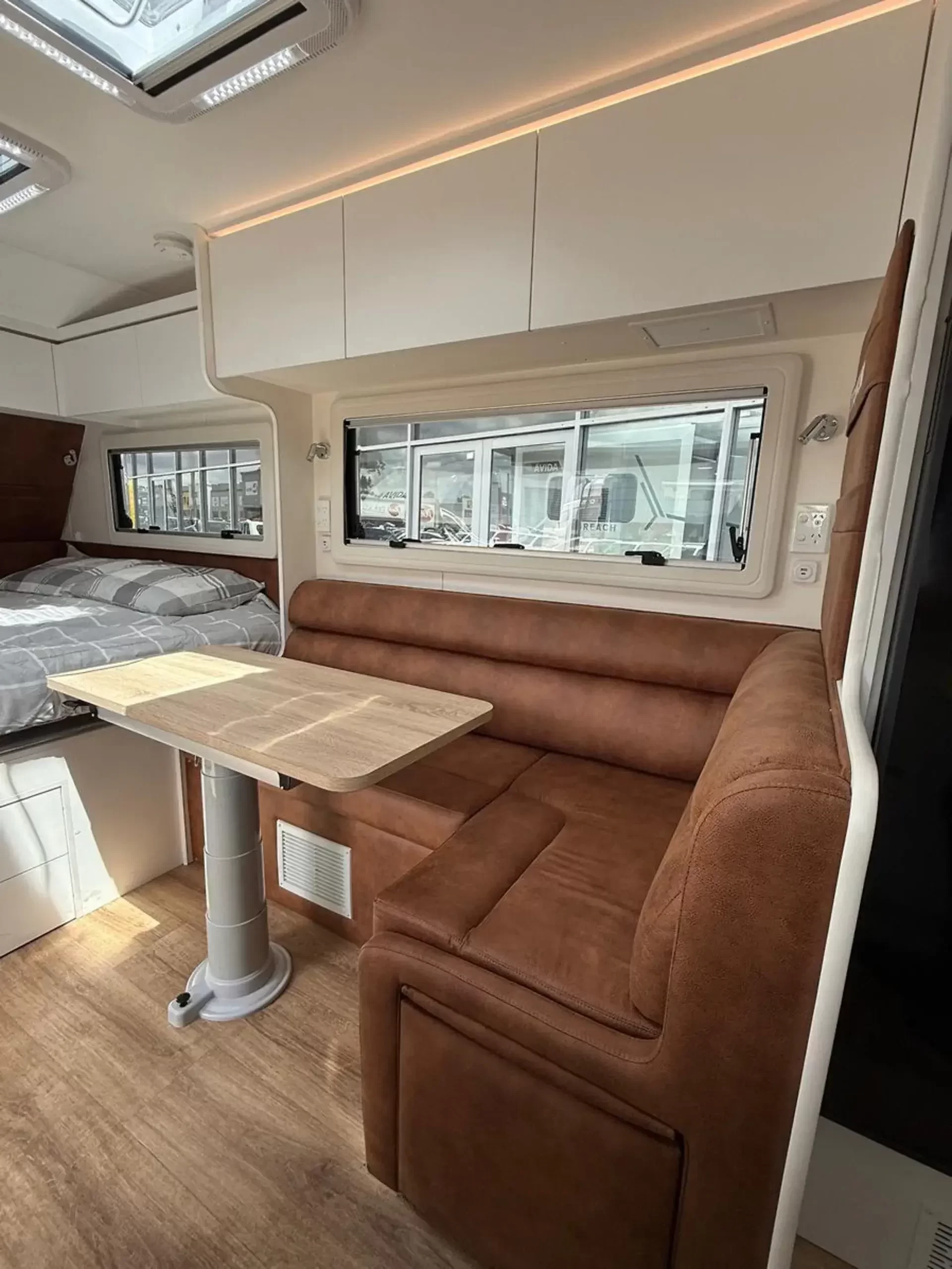 20'6 King Bed S4 Double Bunk Off Road Caravan