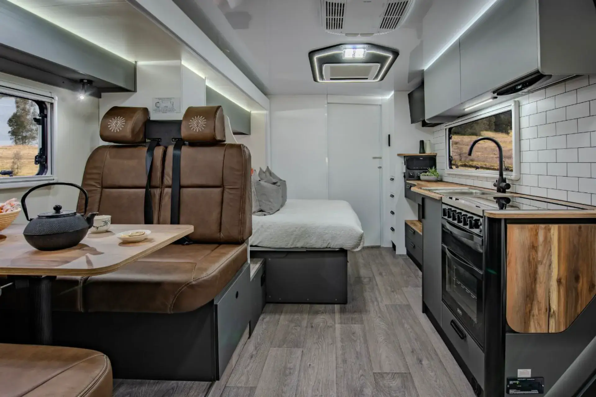 Birdsville LX B 7462 SL interior image 3