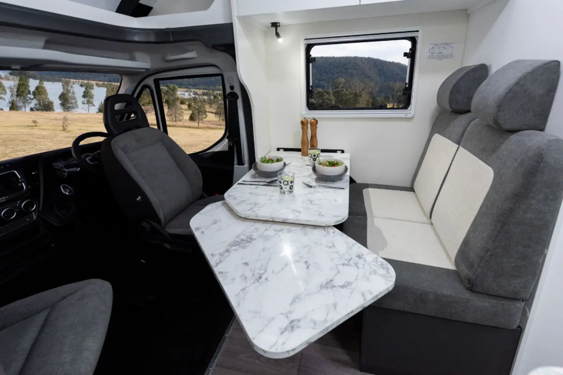 Beechworth C 7874 IB interior image 3