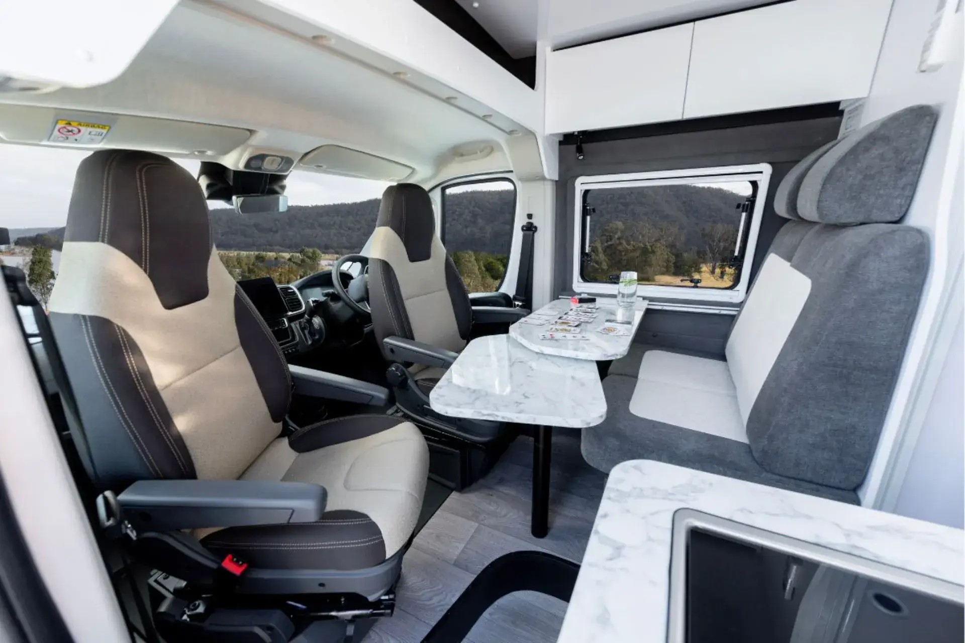 Trek V 6452 interior image 4