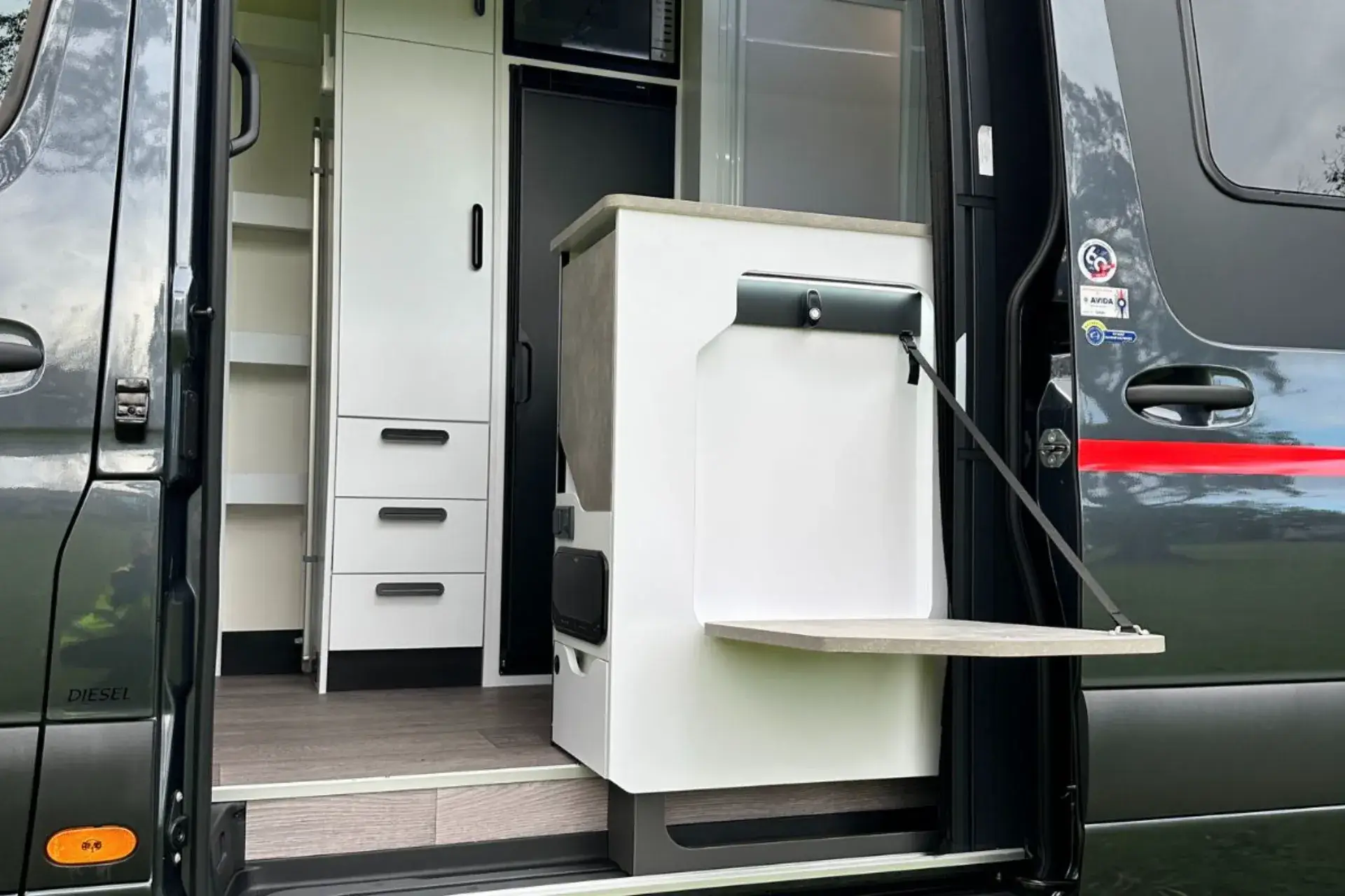 Diversion LX V 7012 interior image 3