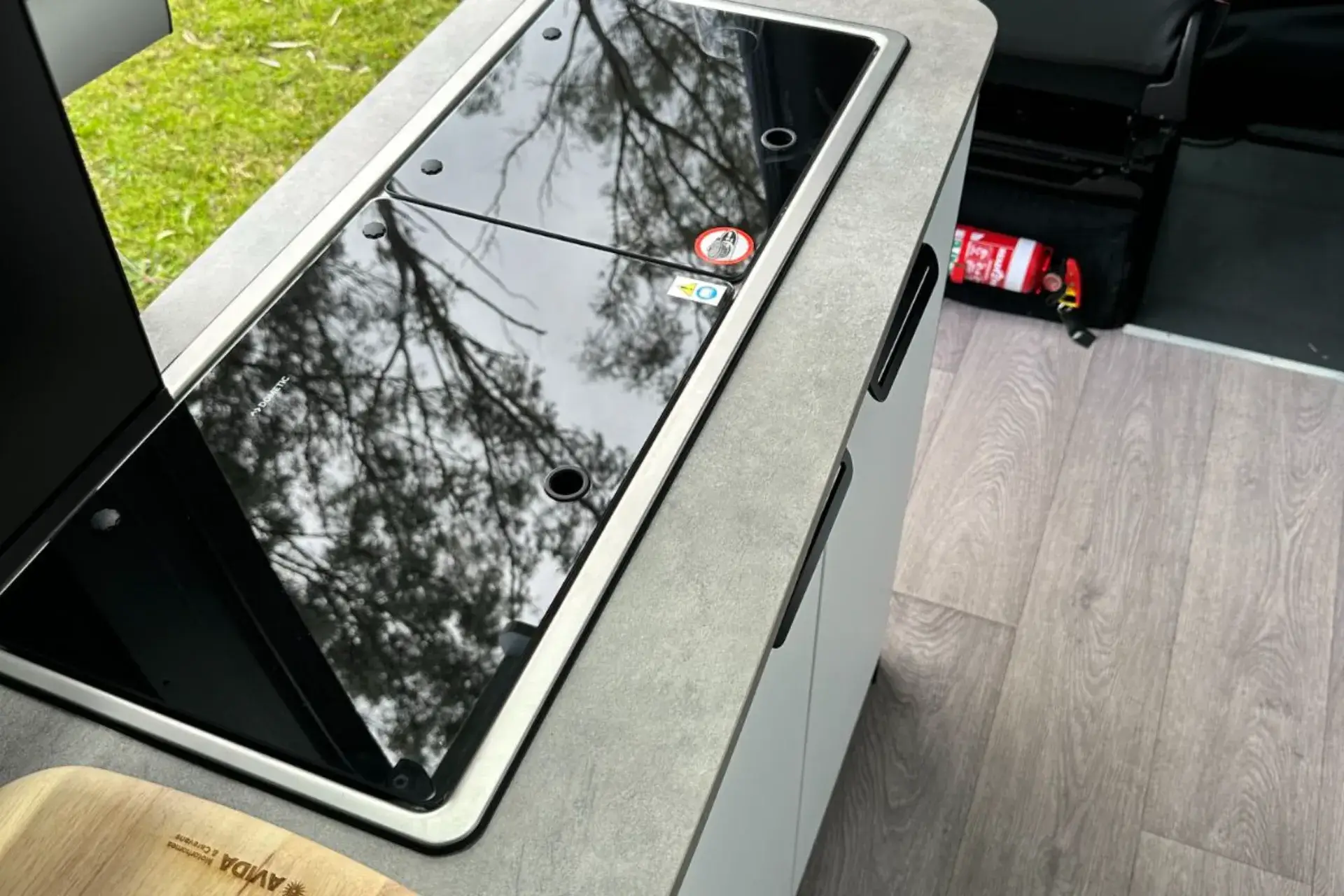 Diversion LX V 7012 interior image 4