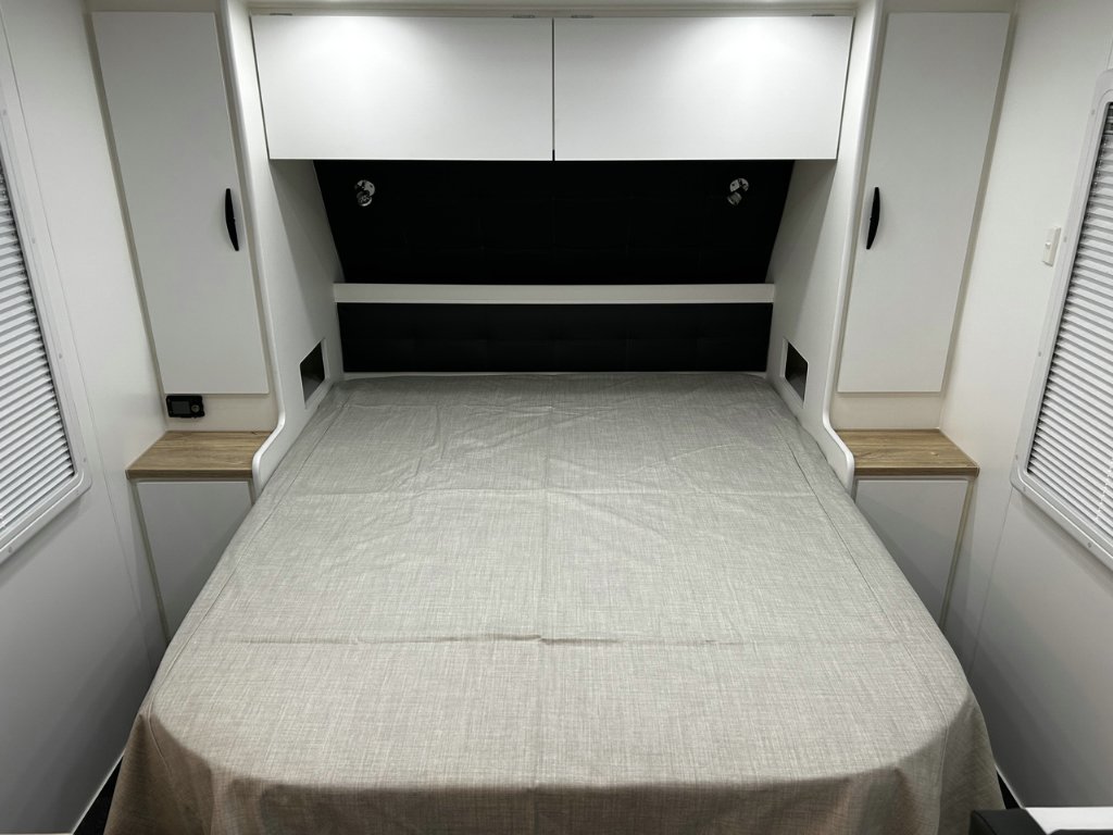 USED 2024 SUPREME SPIRIT CARAVAN 2 AXLE