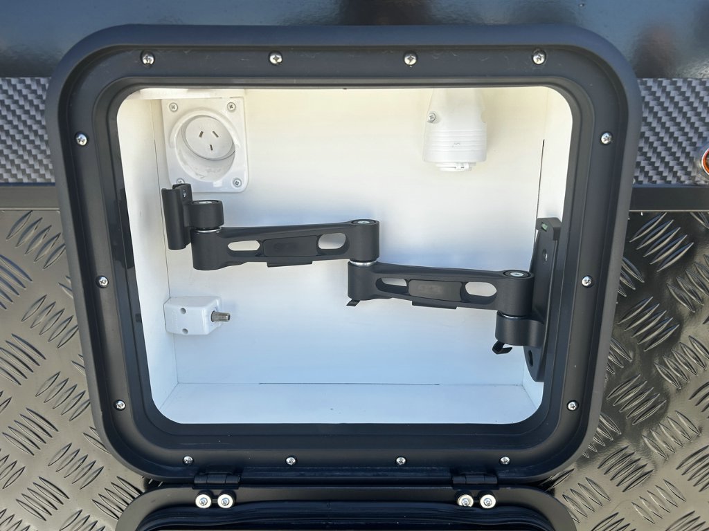 USED 2024 SUPREME SPIRIT CARAVAN 2 AXLE