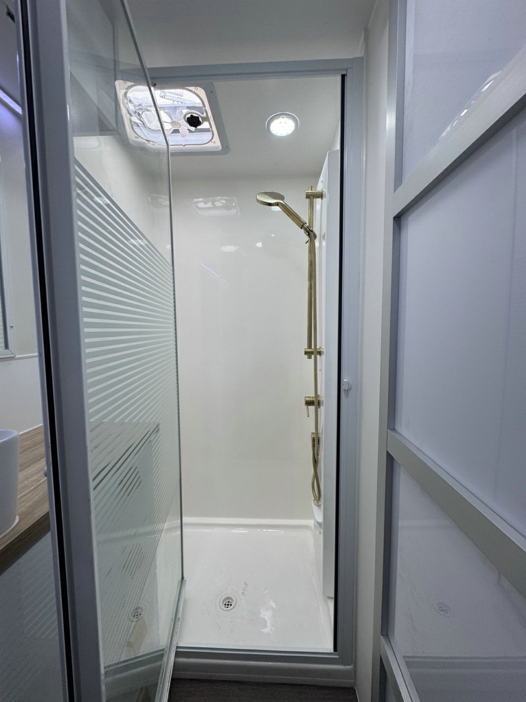 NEW 2025 SUPREME TERRITORY CARAVAN 1 AXLE