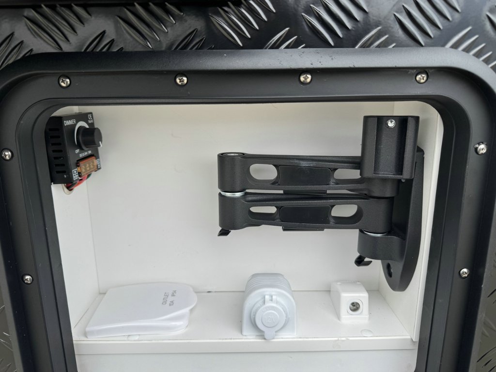 NEW 2025 SUPREME TERRITORY CARAVAN 1 AXLE