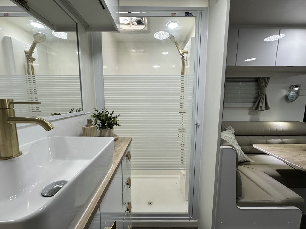NEW 2025 SUPREME TERRITORY CARAVAN 1 AXLE
