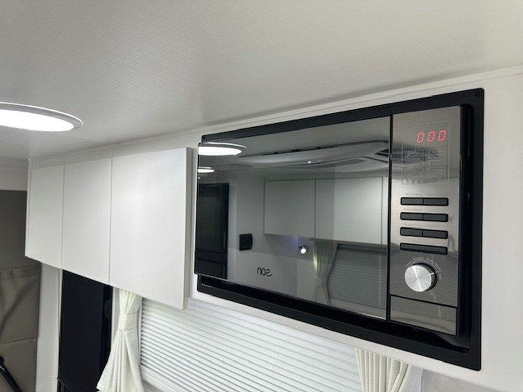 NEW 2025 SUPREME TERRITORY CARAVAN 1 AXLE