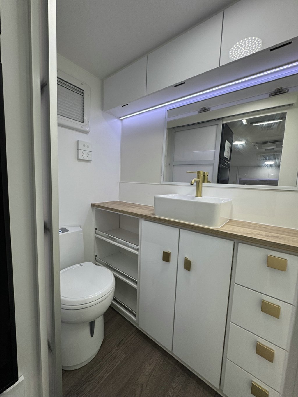 NEW 2025 SUPREME TERRITORY CARAVAN 1 AXLE