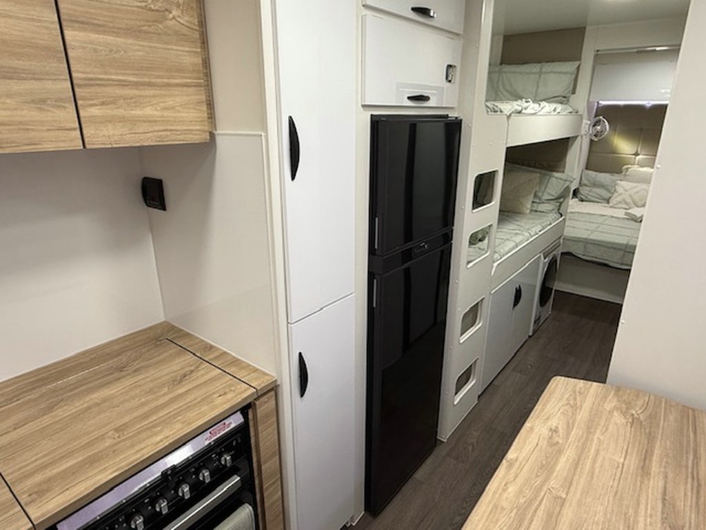 NEW 2025 SUPREME SPIRIT TINY HOME CARAVAN 3 AXLE