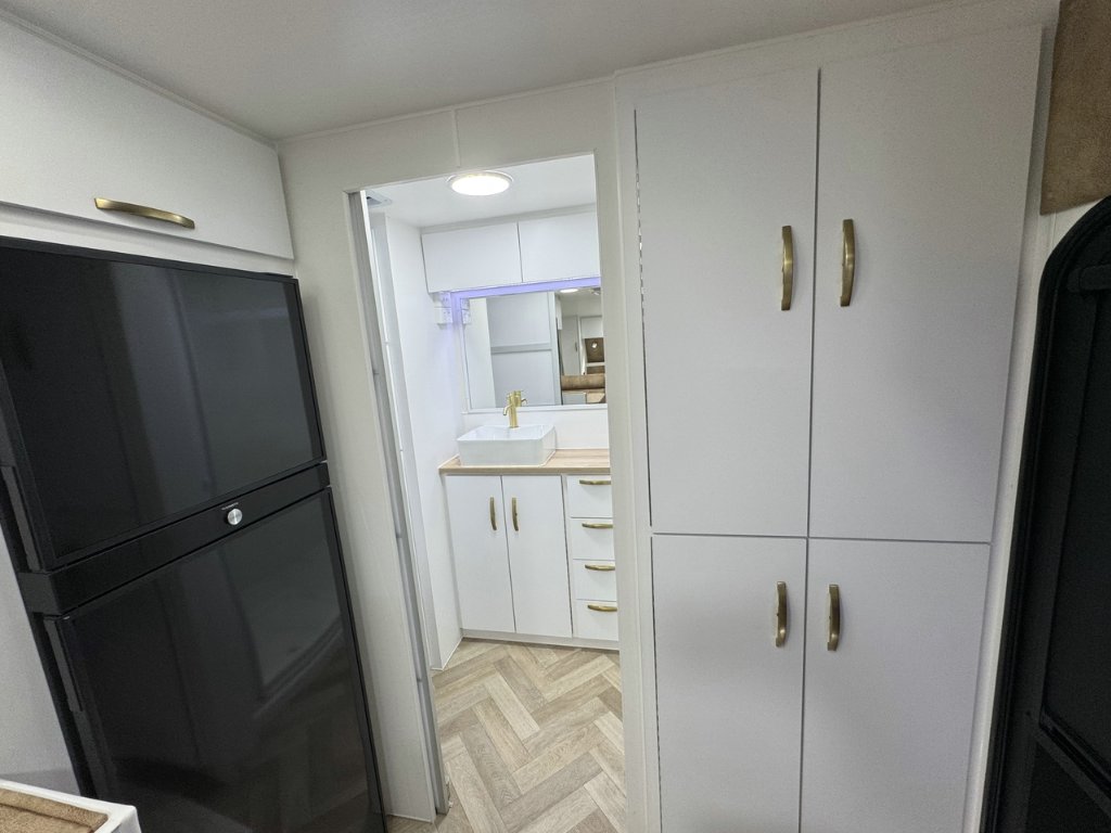 NEW 2025 SUPREME TERRITORY CARAVAN 2 AXLE