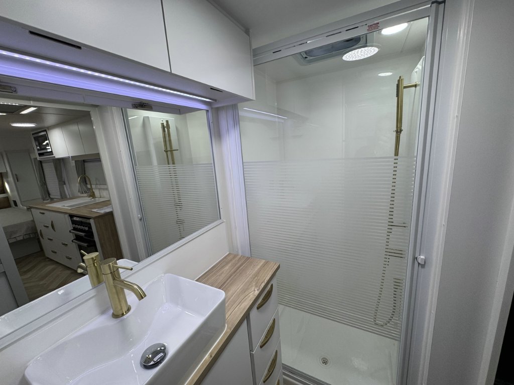 NEW 2025 SUPREME TERRITORY CARAVAN 2 AXLE